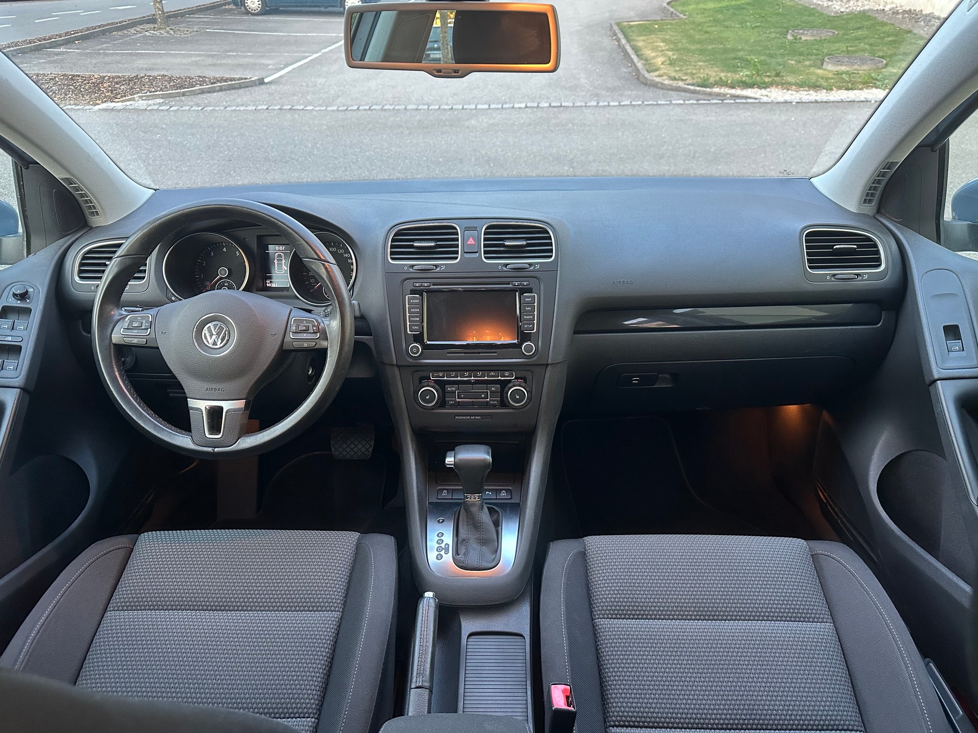 VW Golf 1.2 TSI BlueMotion Technology Team DSG-image-2