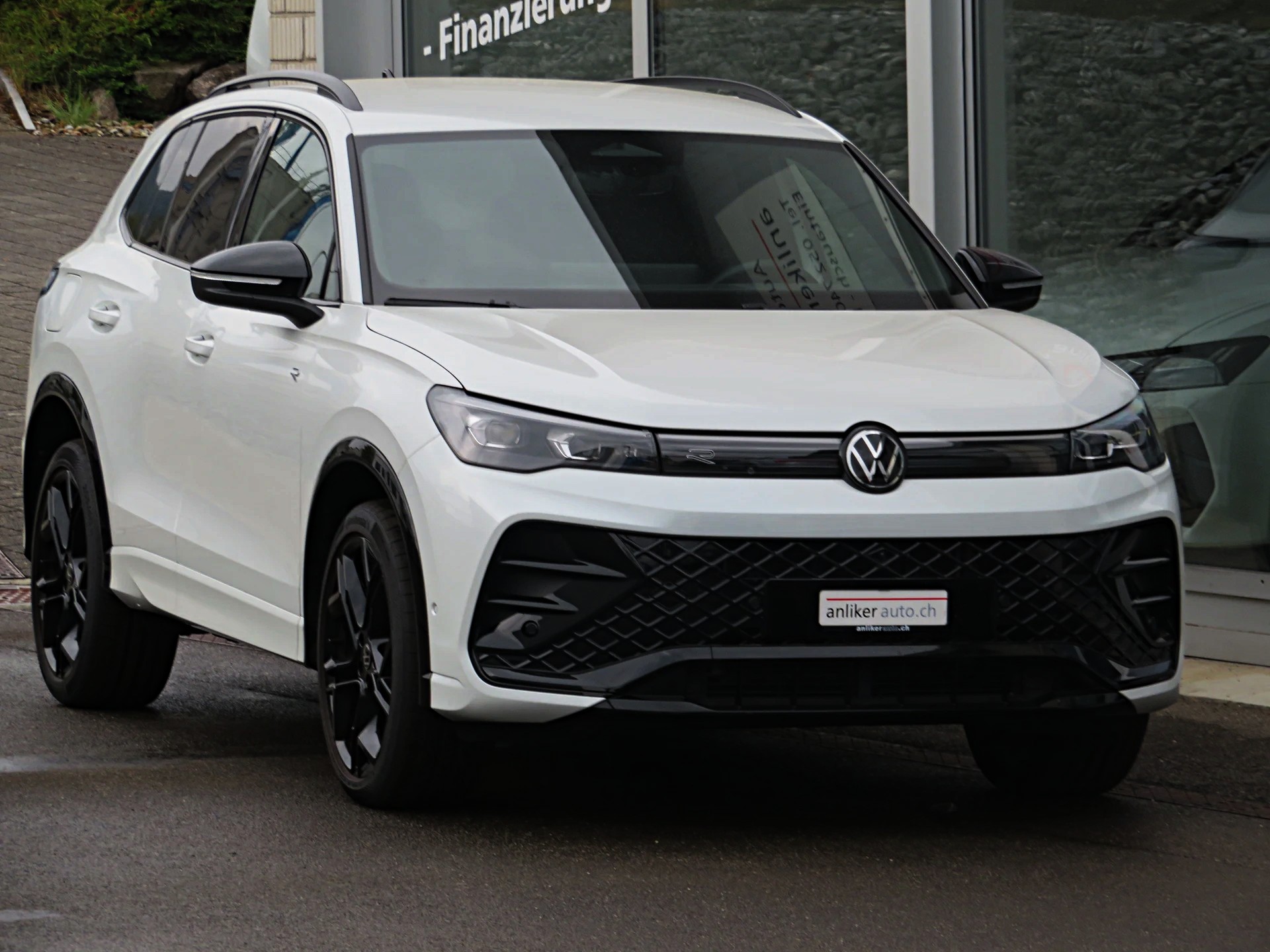 VW Tiguan 2.0 TSI DSG R-Line 4Motion-image-0