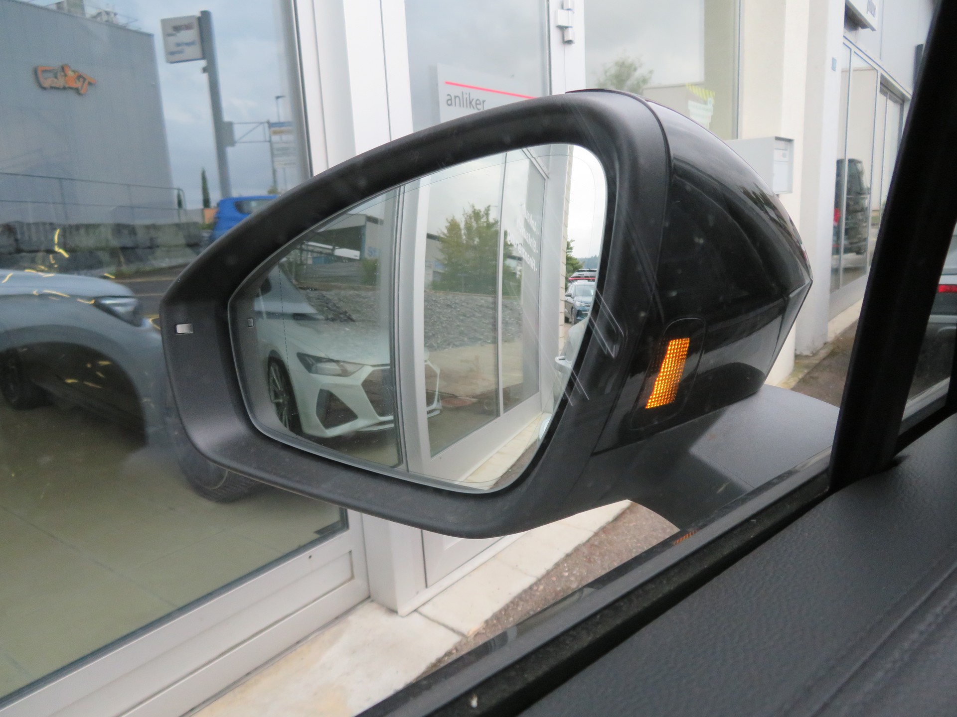 VW Tiguan 2.0 TSI DSG R-Line 4Motion-image-9