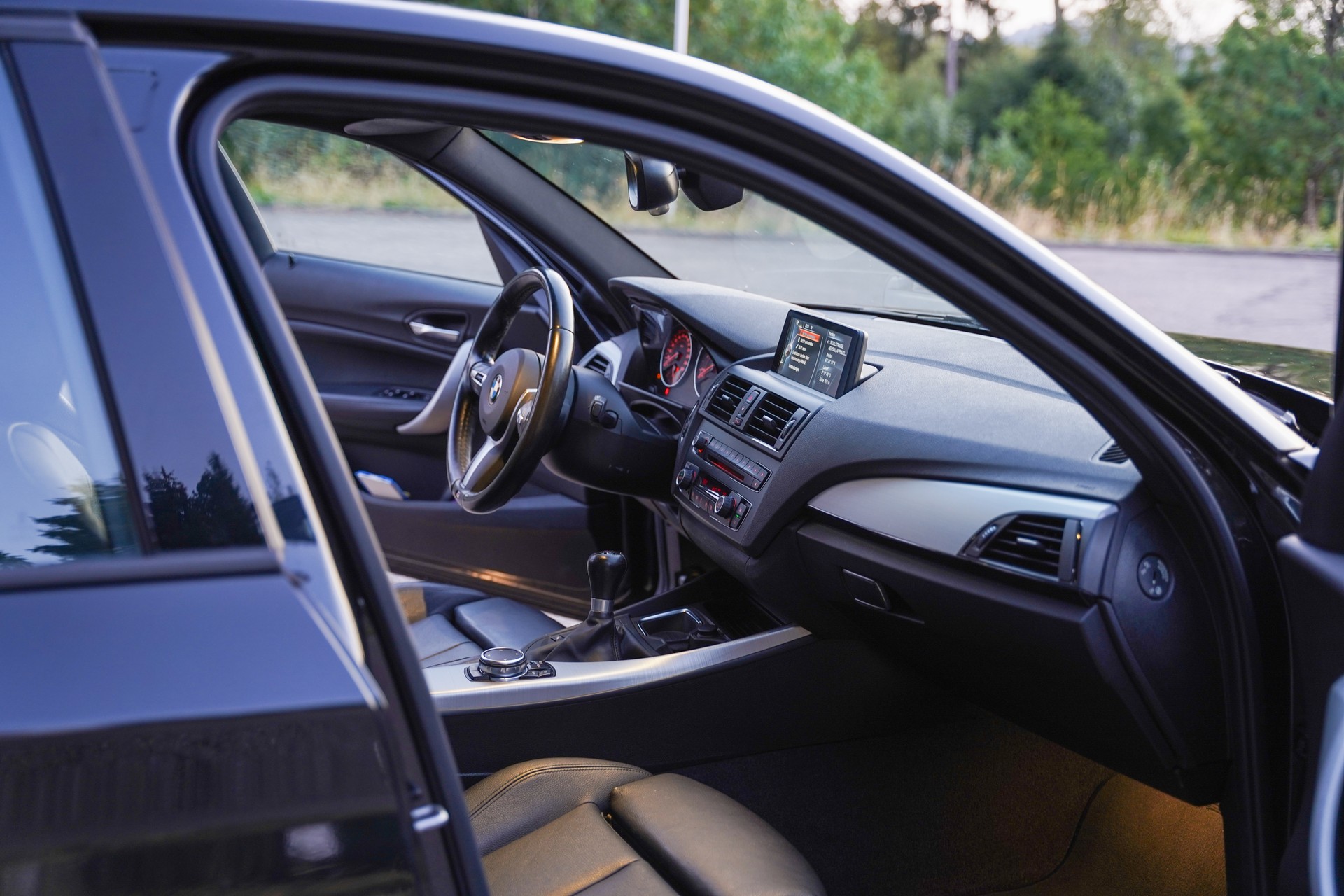 BMW 120d xDrive-image-3