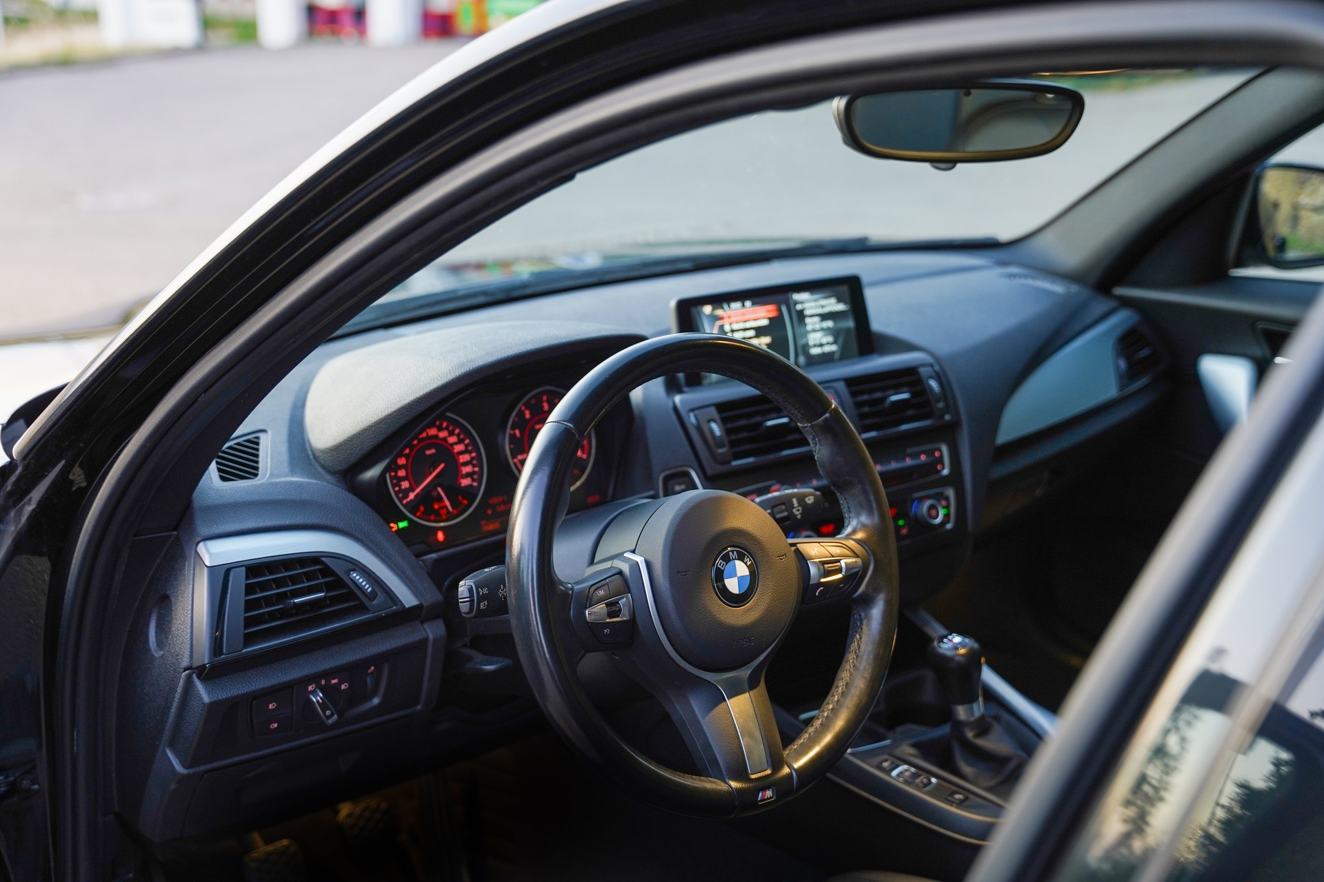 BMW 120d xDrive-image-4