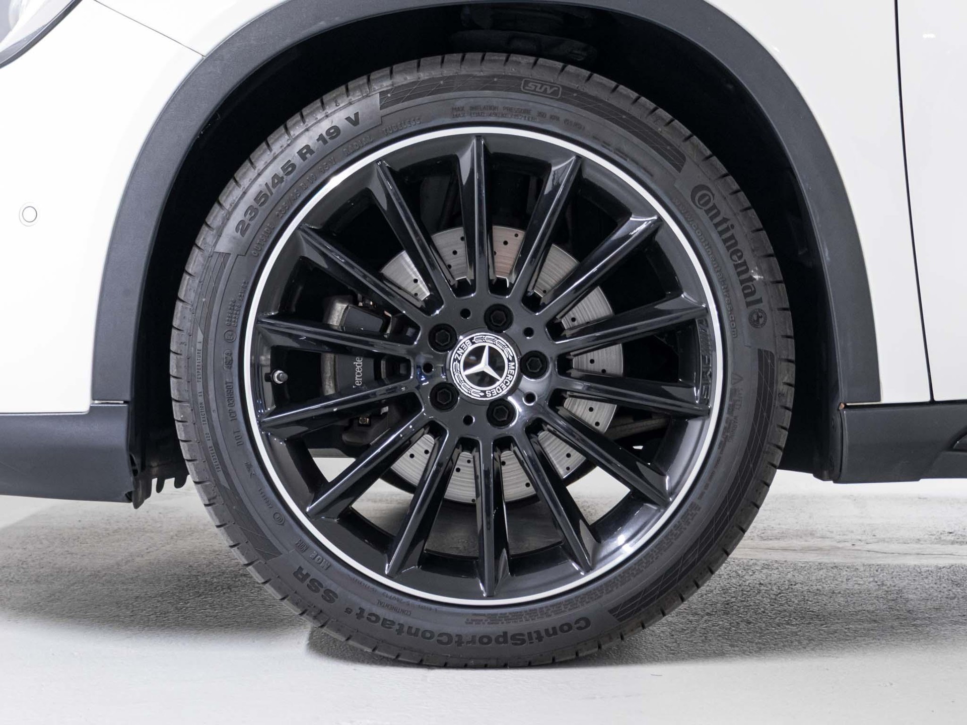 MERCEDES-BENZ GLA 250 4MATIC-image-14