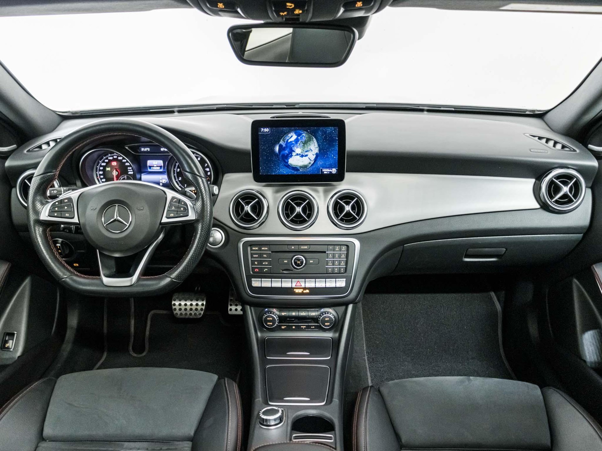 MERCEDES-BENZ GLA 250 4MATIC-image-11