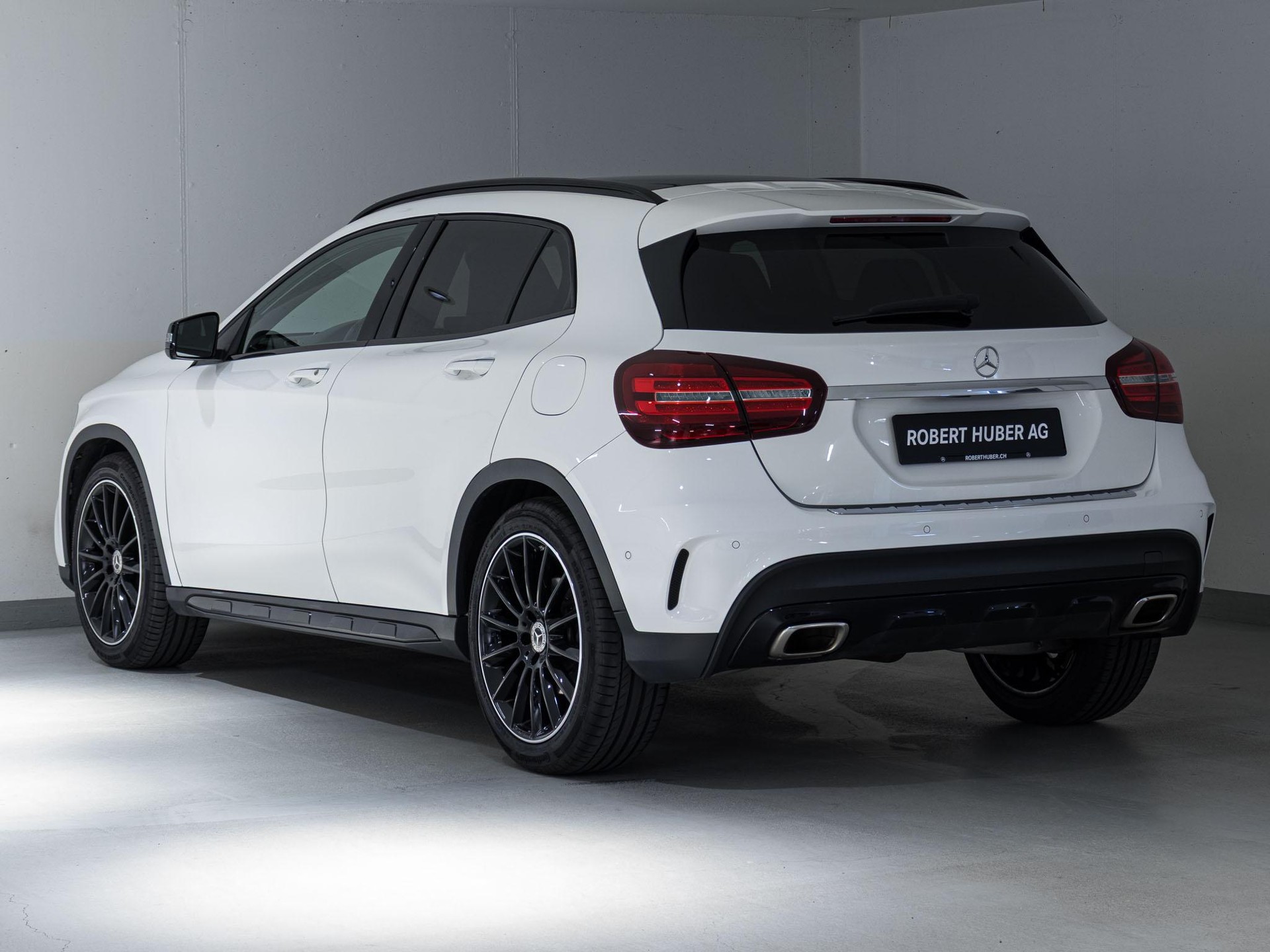 MERCEDES-BENZ GLA 250 4MATIC-image-3