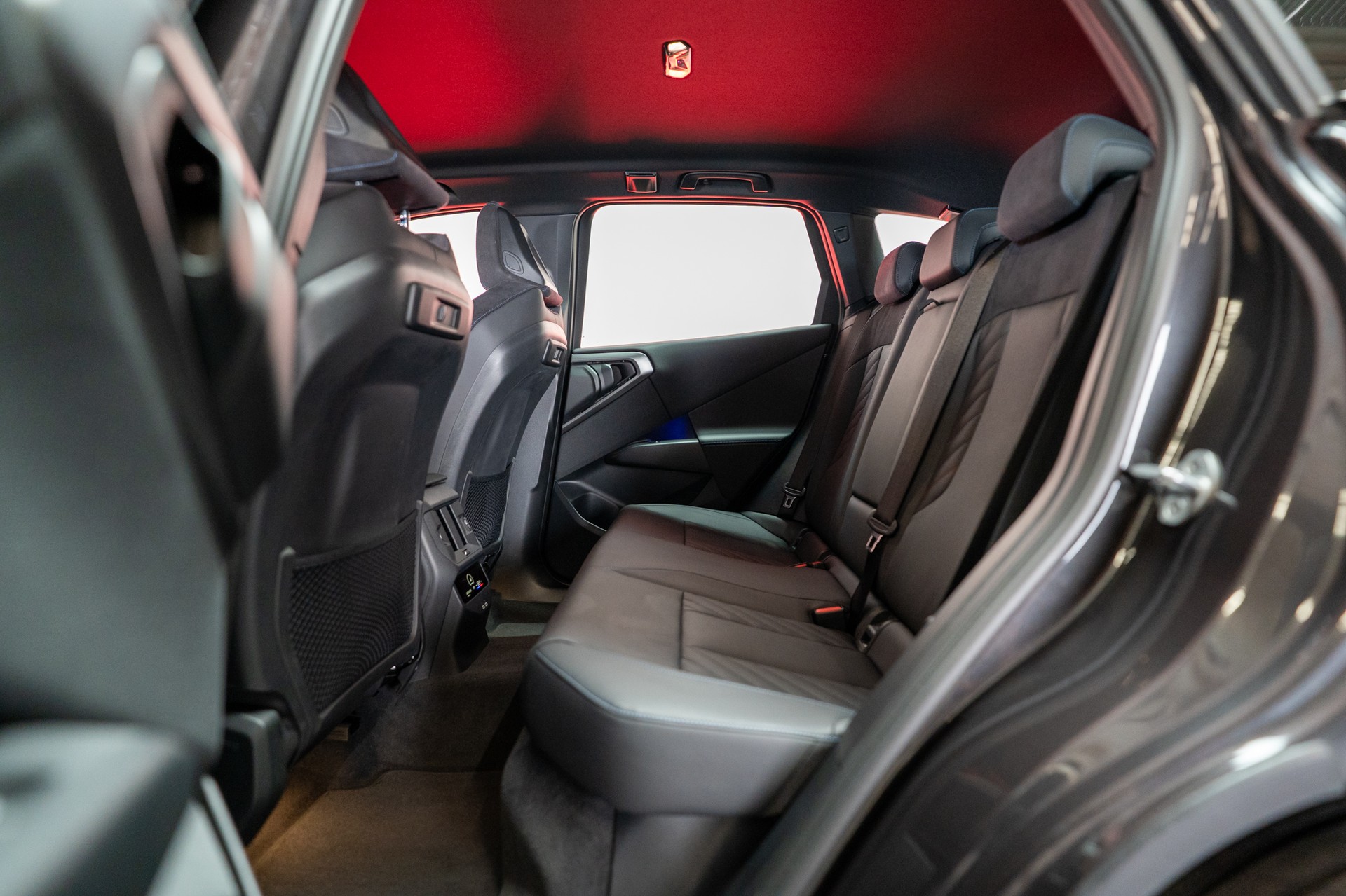 BMW X3 20i xDrive / Rückfahrkamera / Ambientebeleuchtung / Anhängerkupplung-image-15