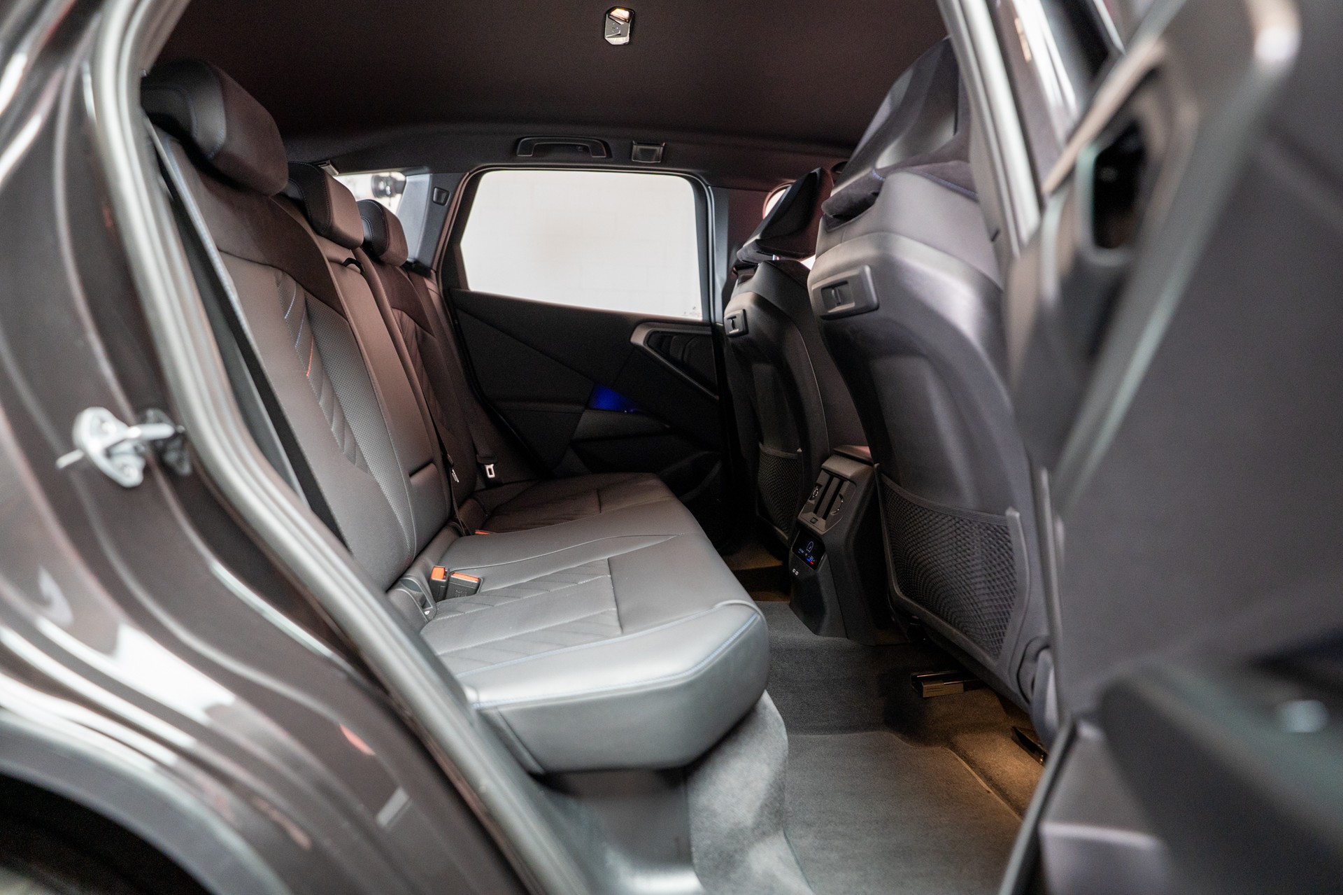 BMW X3 20i xDrive / Rückfahrkamera / Ambientebeleuchtung / Anhängerkupplung-image-16