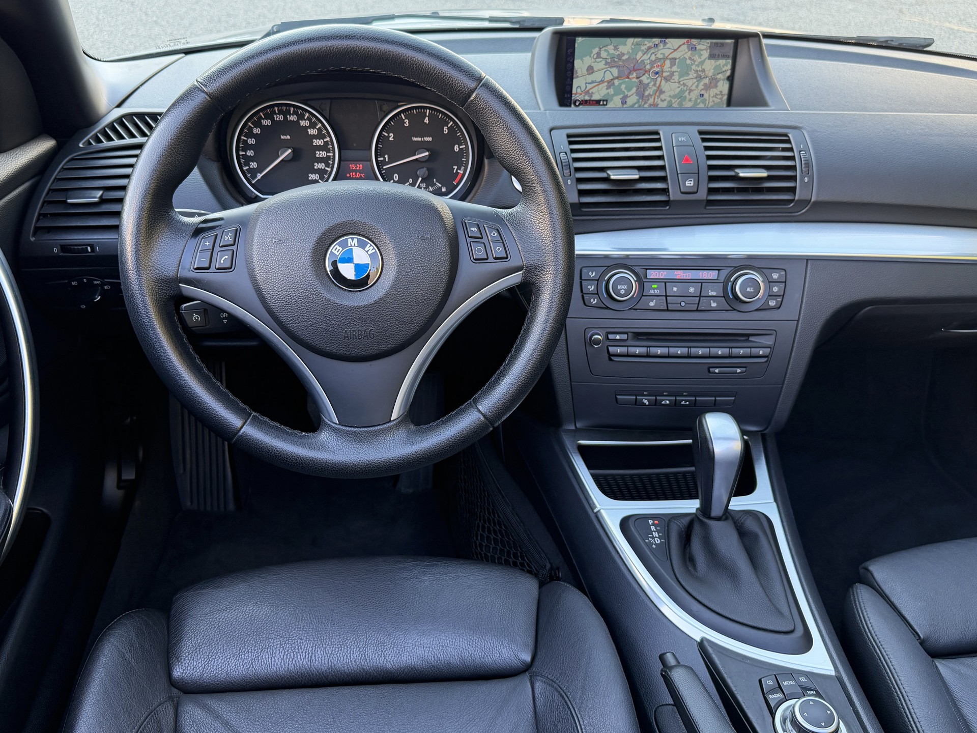 BMW 125i Cabrio Steptronic / Frisch ab MFK-image-19