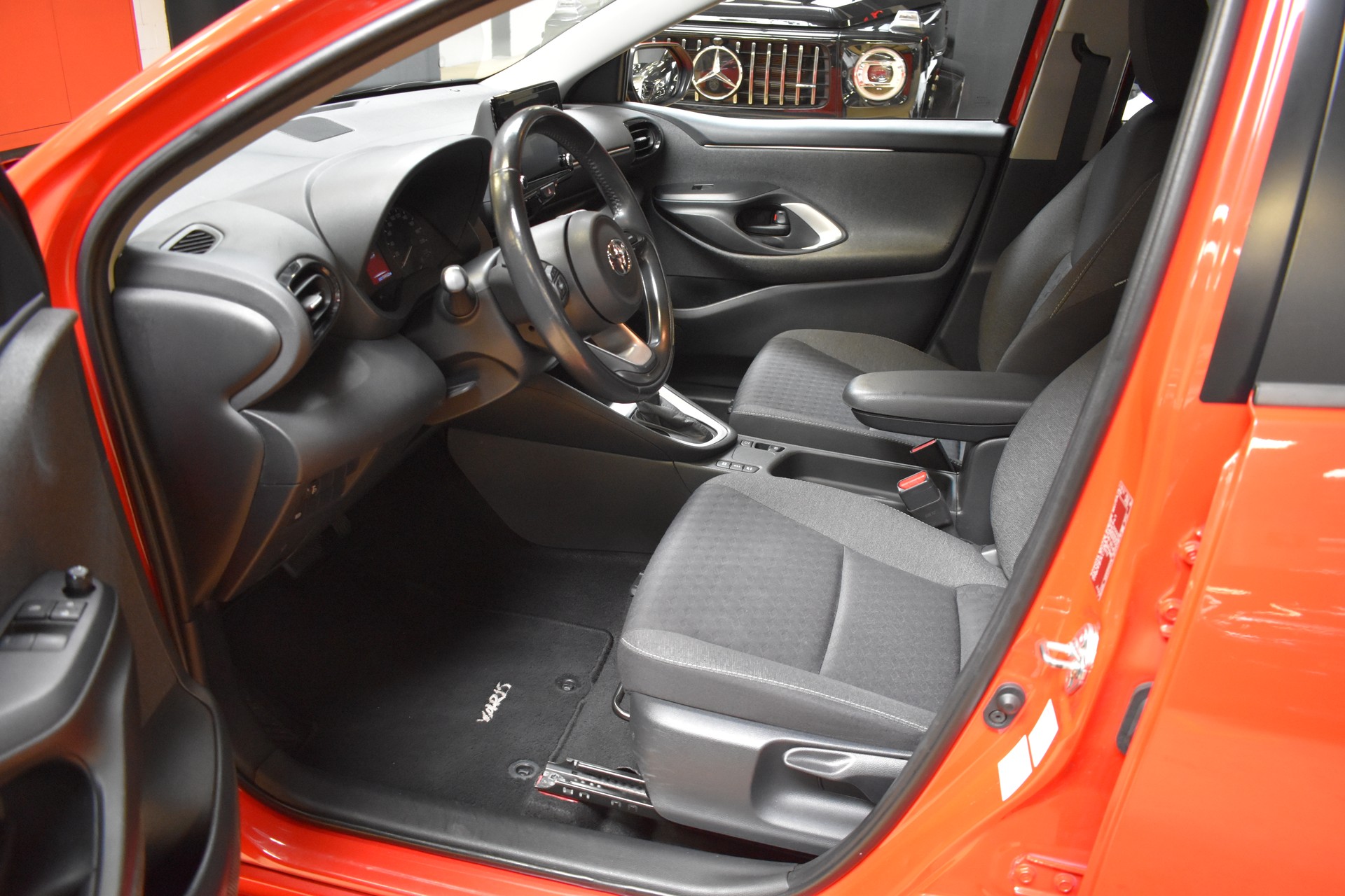 TOYOTA Yaris 1.5 Comfort e-CVT - New Model 2021-image-4