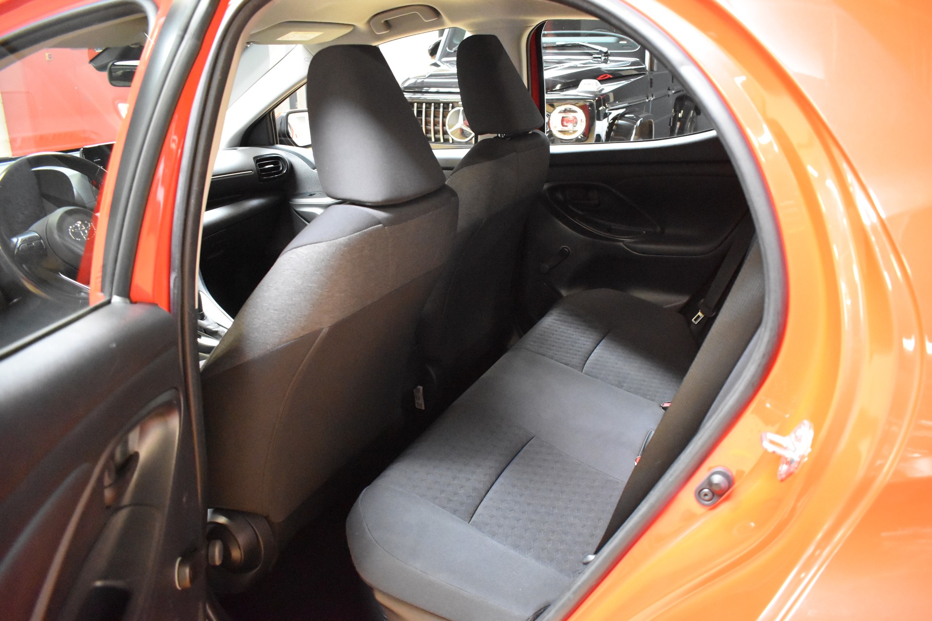TOYOTA Yaris 1.5 Comfort e-CVT - New Model 2021-image-6