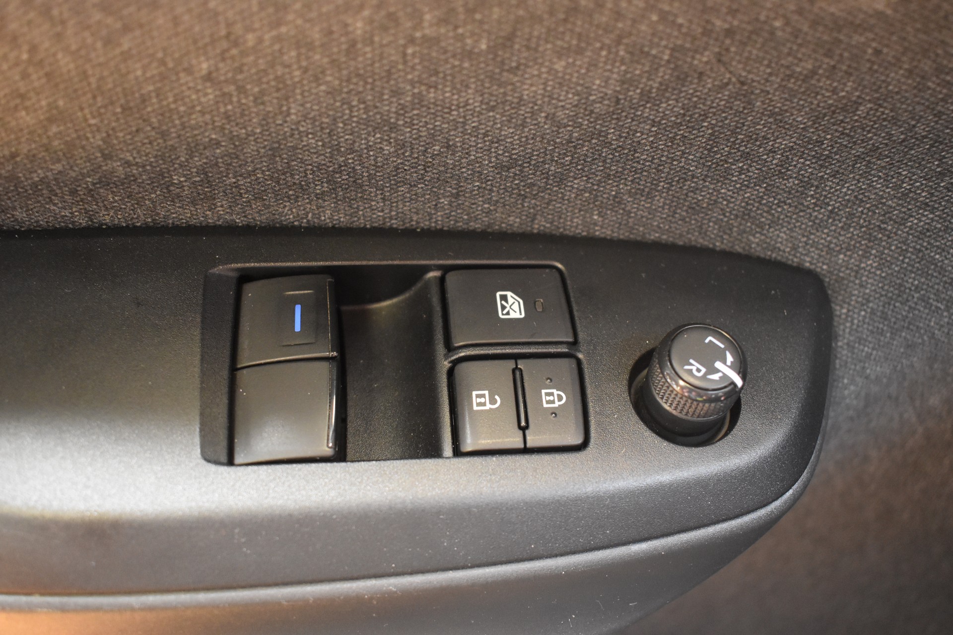 TOYOTA Yaris 1.5 Comfort e-CVT - New Model 2021-image-26