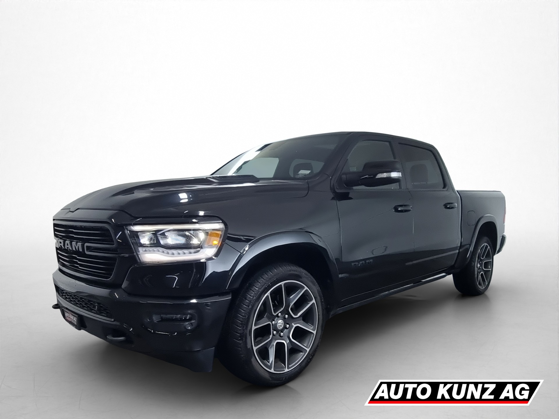 DODGE RAM 1500 Crew Cab Laramie Sport Black Paket · 5.7L