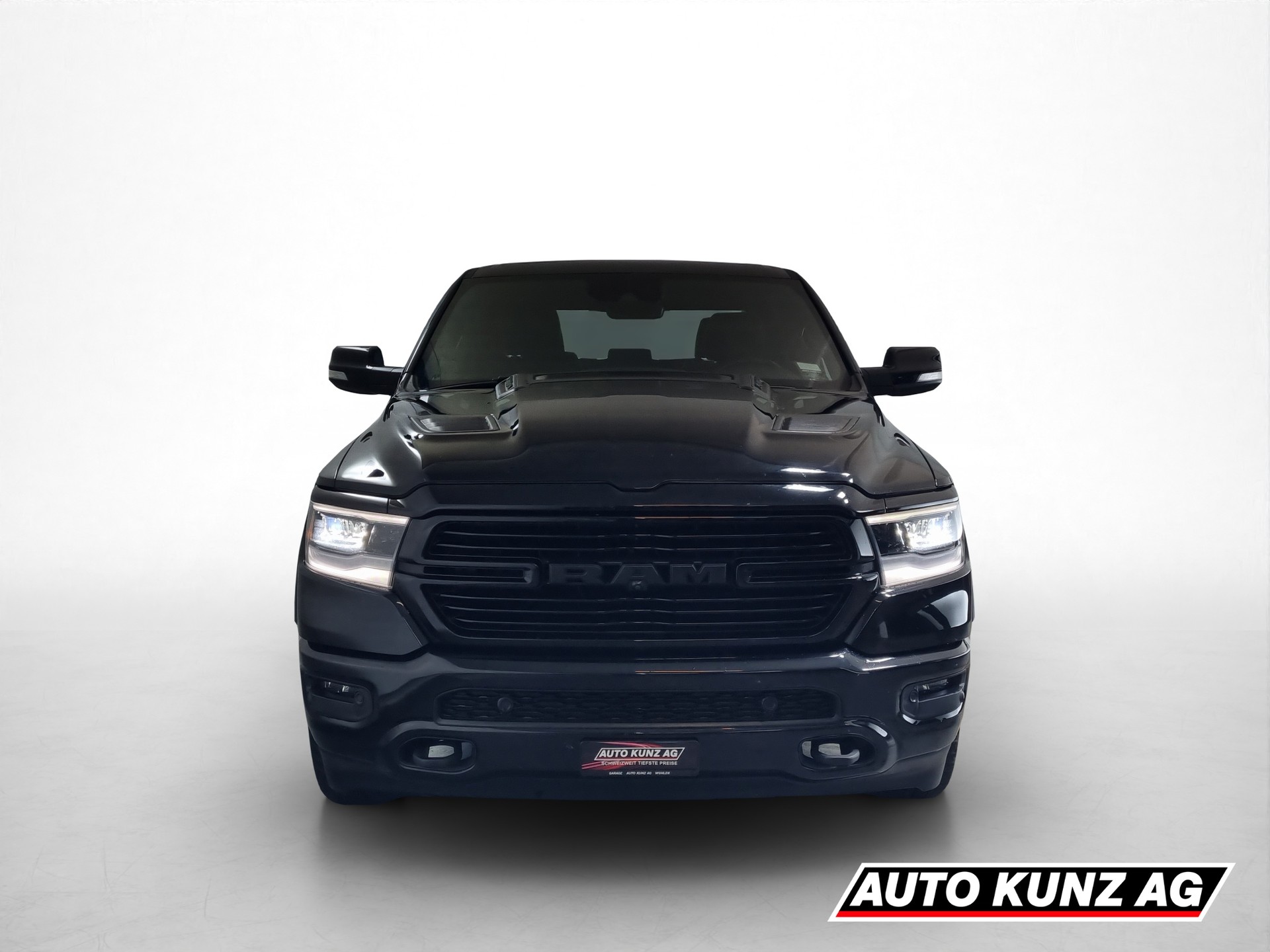DODGE RAM 1500 Crew Cab Laramie Sport Black Paket · 5.7L-showroom-element-1