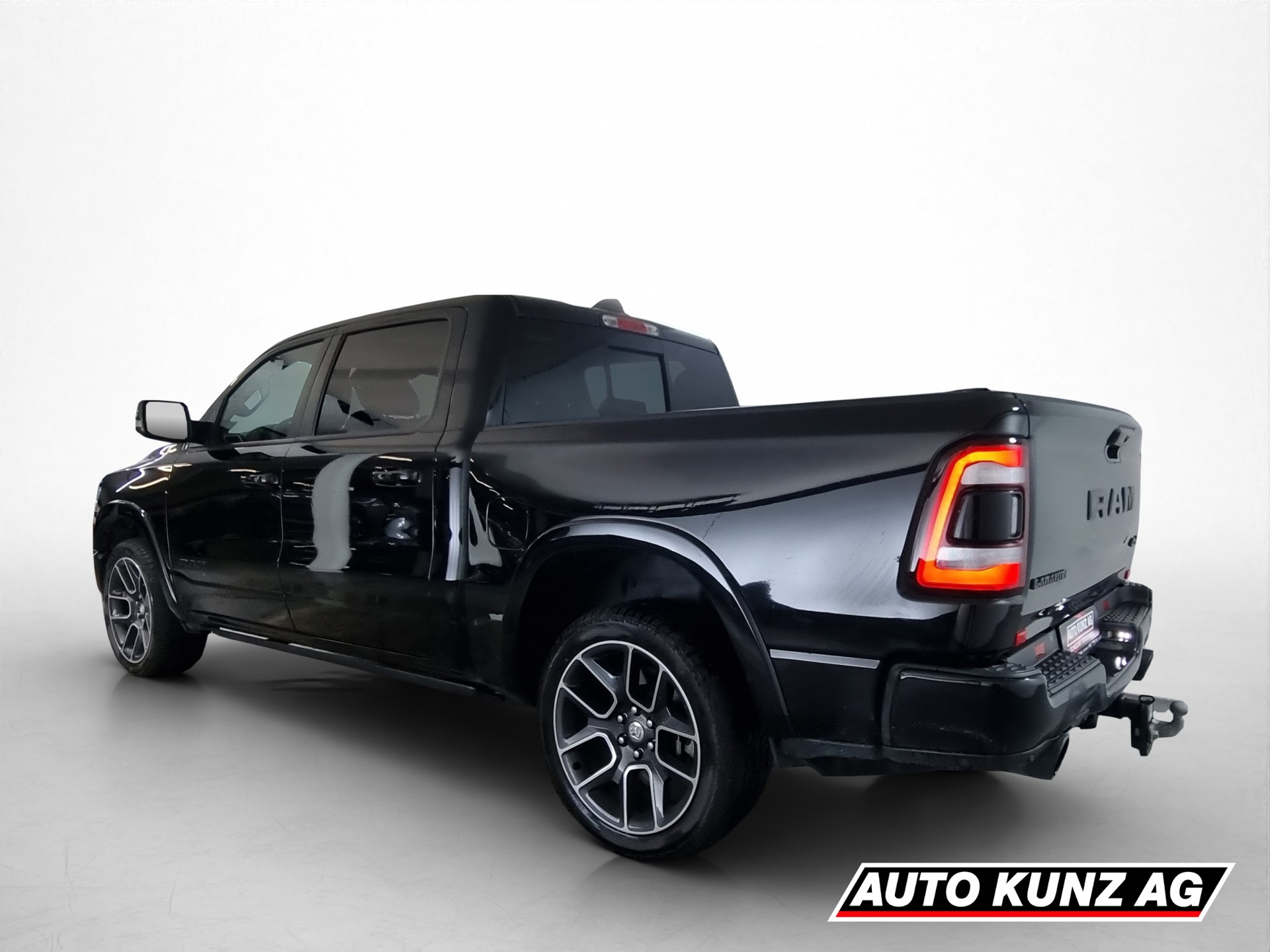 DODGE RAM 1500 Crew Cab Laramie Sport Black Paket · 5.7L-showroom-element-3