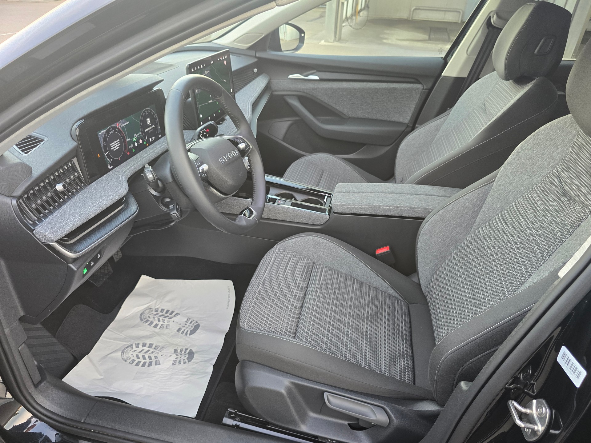 SKODA Superb Combi 2.0 TDi Selection 4x4 DSG-image-12
