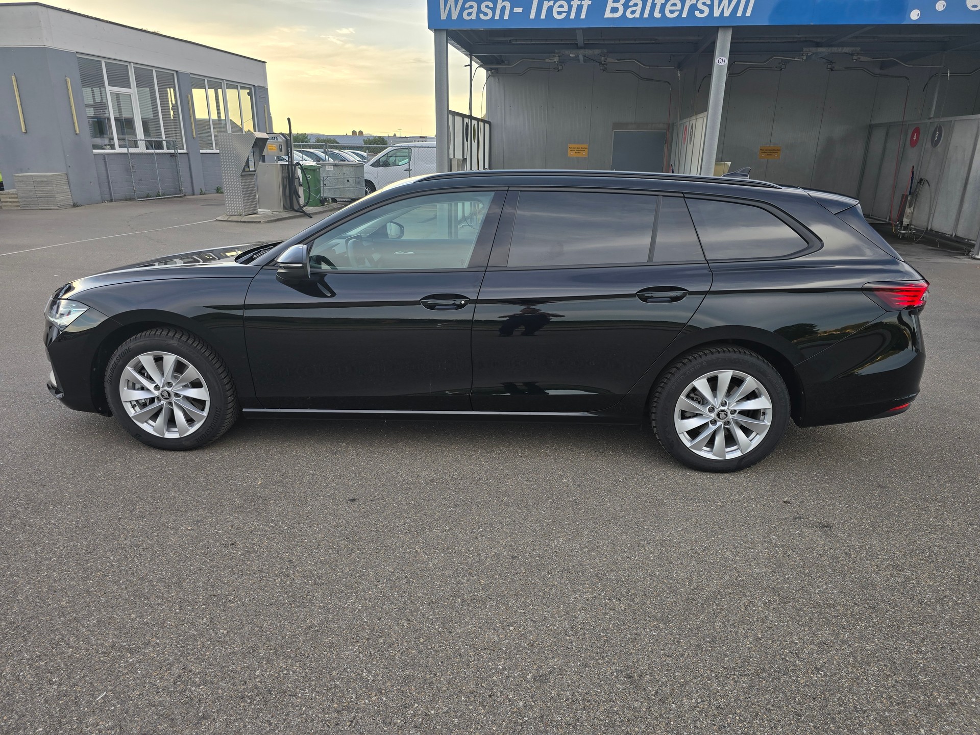 SKODA Superb Combi 2.0 TDi Selection 4x4 DSG-image-7