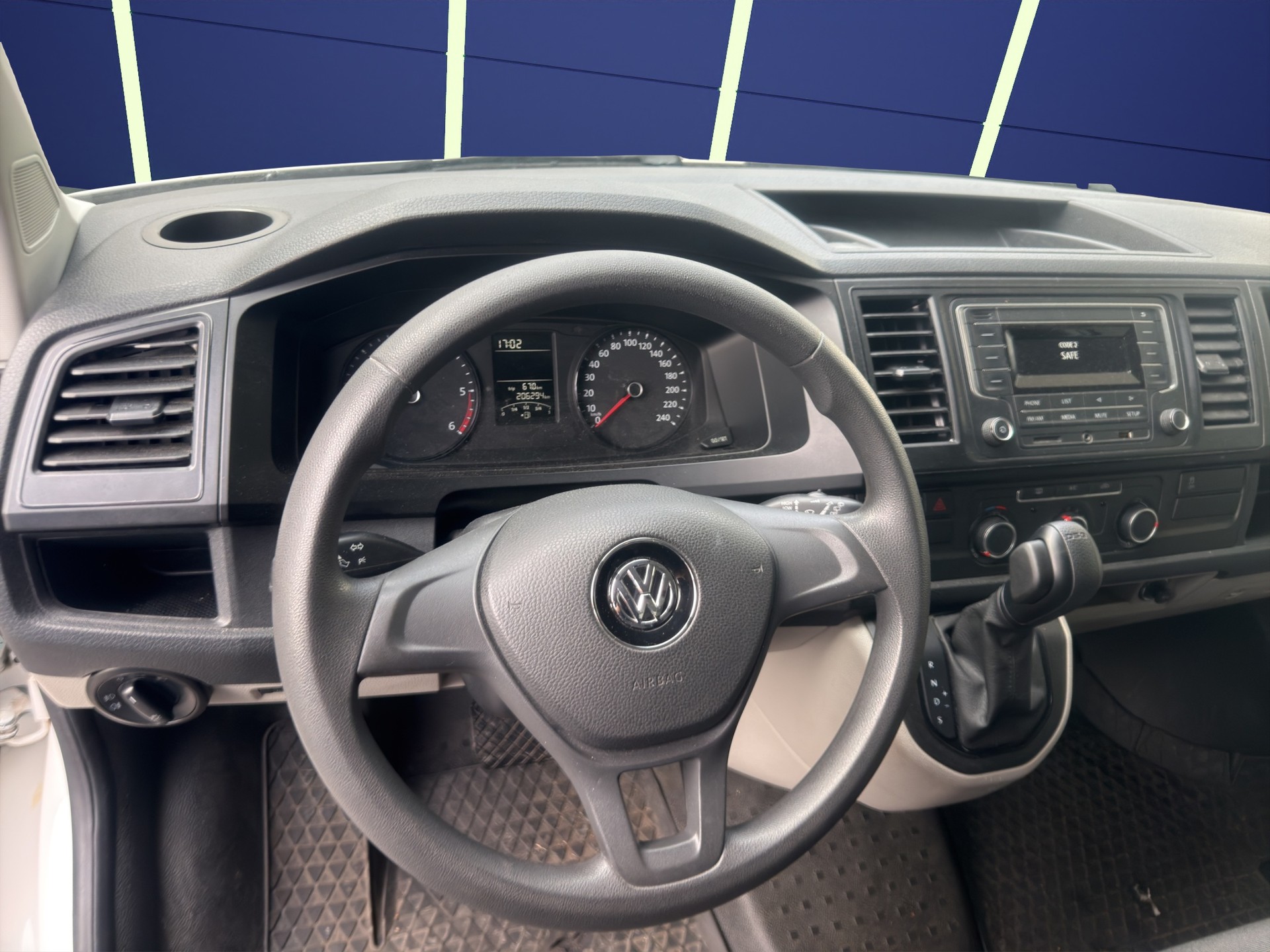 VW T6 2.0 Bi-TDI 4Motion DSG-image-12