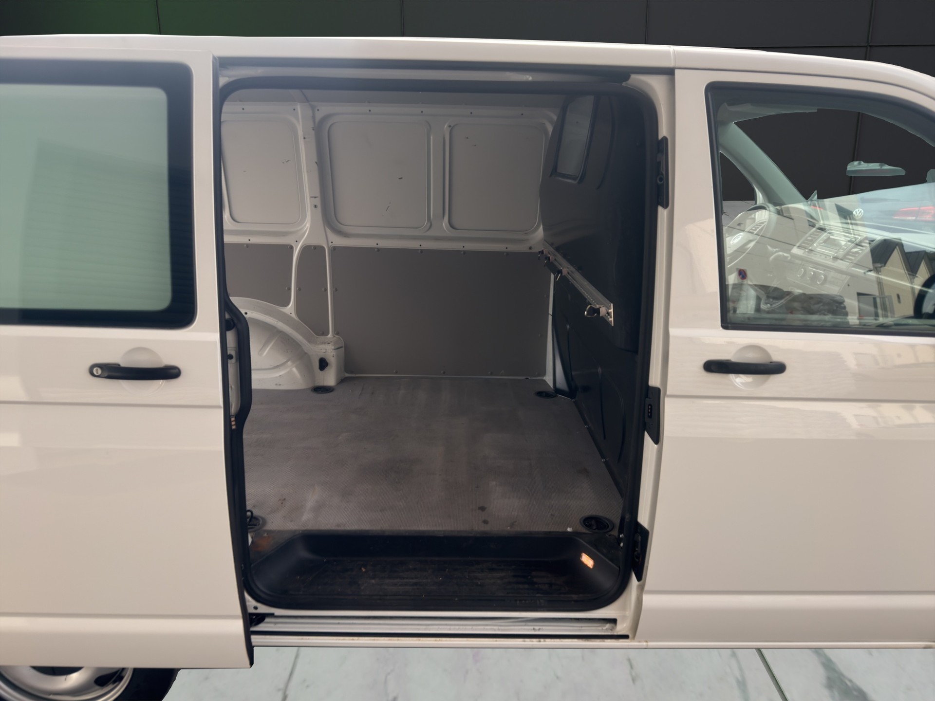 VW T6 2.0 Bi-TDI 4Motion DSG-image-4