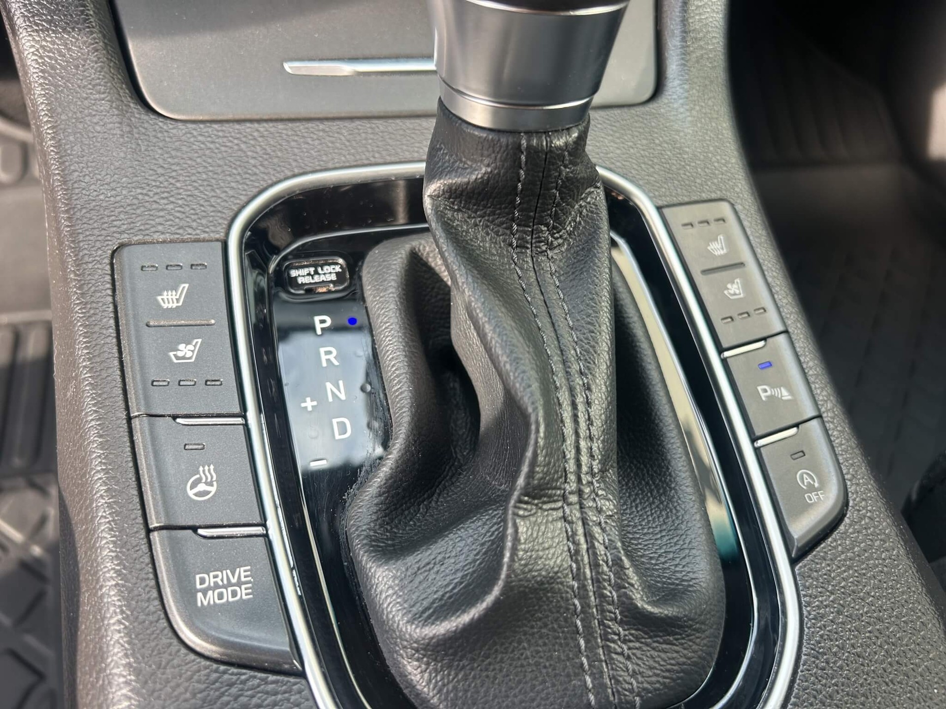 HYUNDAI i30 1.4 T-GDi Vertex-image-13