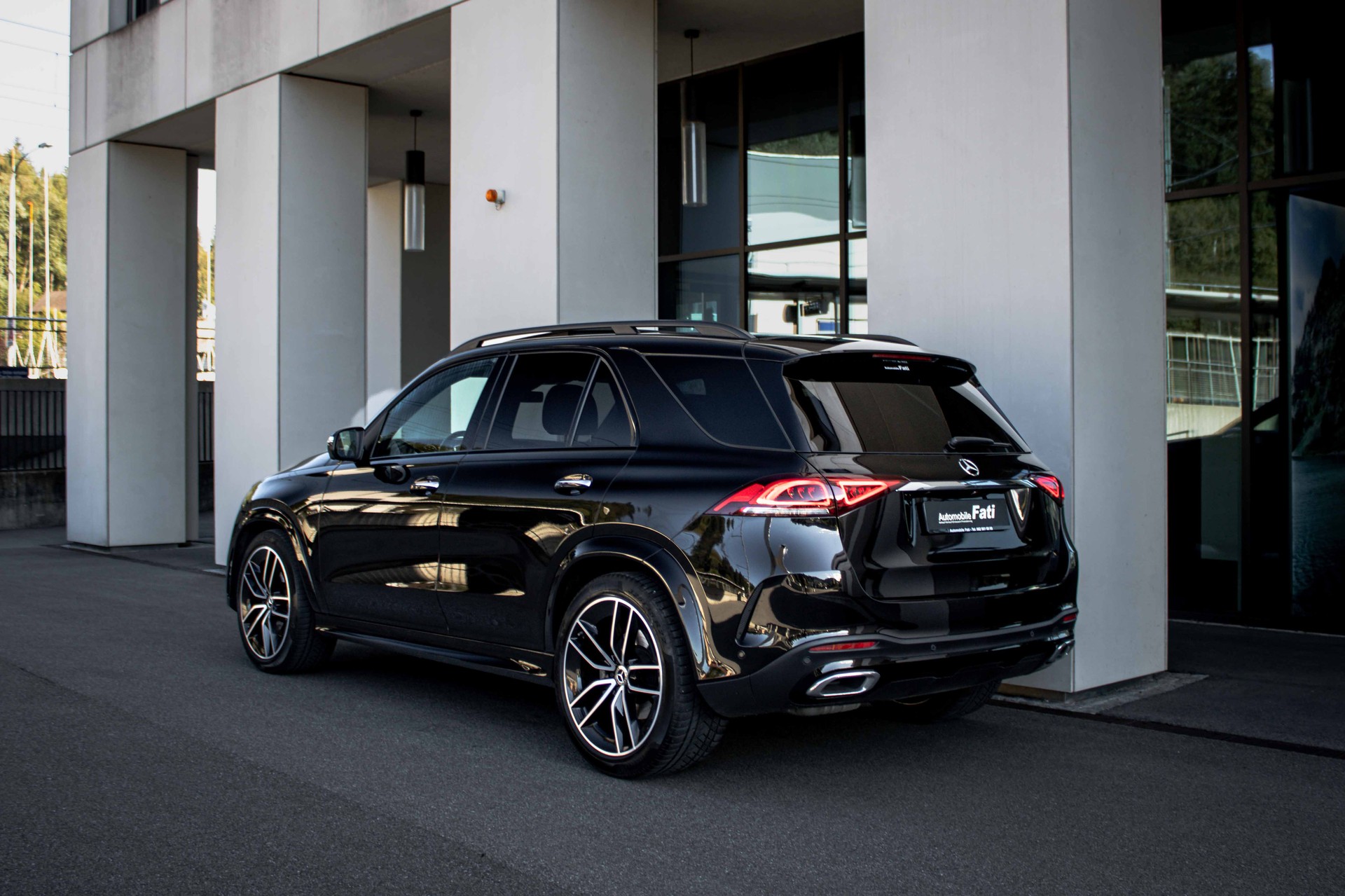 MERCEDES-BENZ GLE 300 d 4Matic AMG Line 9G-Tronic-showroom-element-1