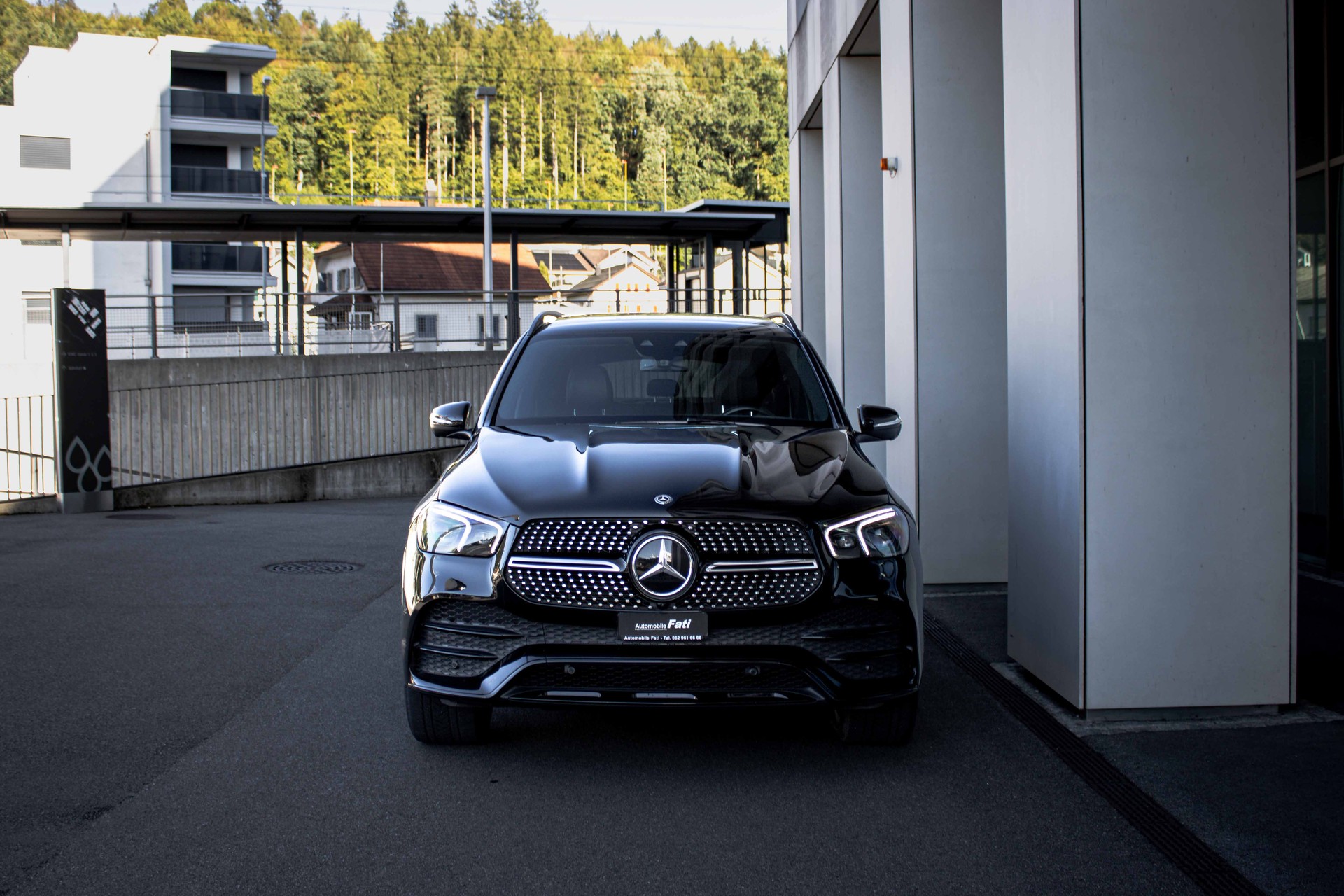 MERCEDES-BENZ GLE 300 d 4Matic AMG Line 9G-Tronic-showroom-element-2