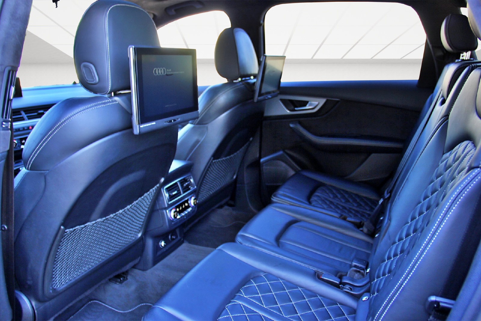 AUDI SQ7 4.0 TDI quattro tiptronic-image-9