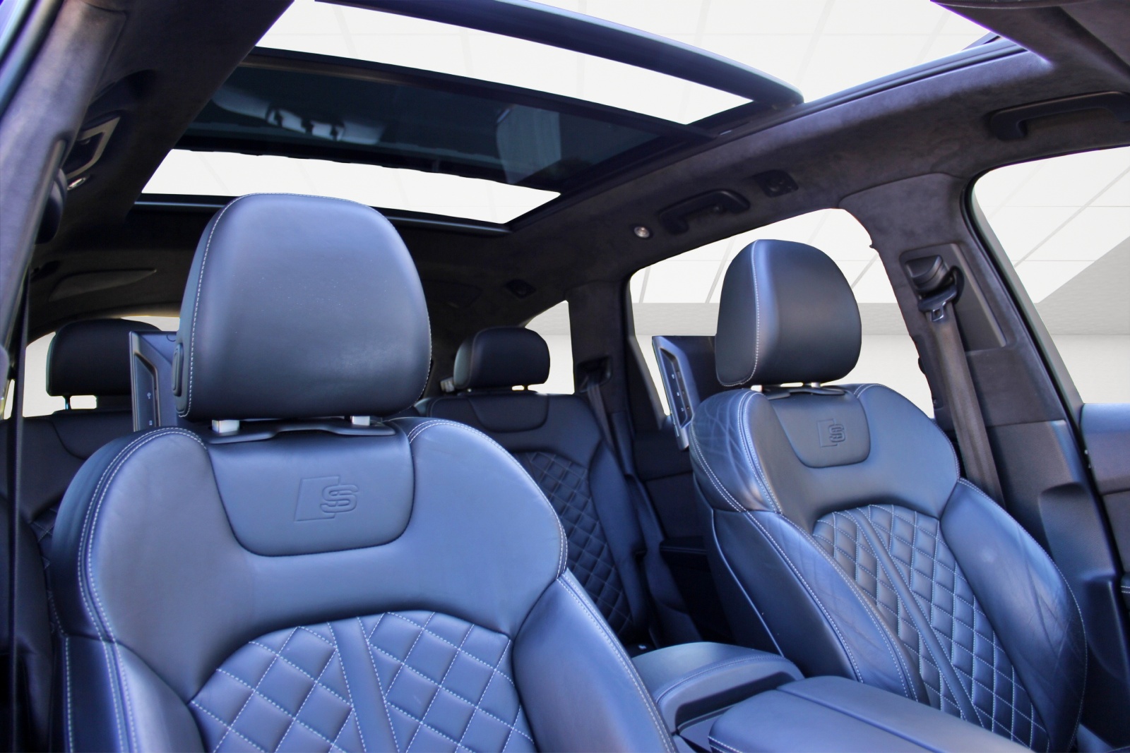 AUDI SQ7 4.0 TDI quattro tiptronic-image-13