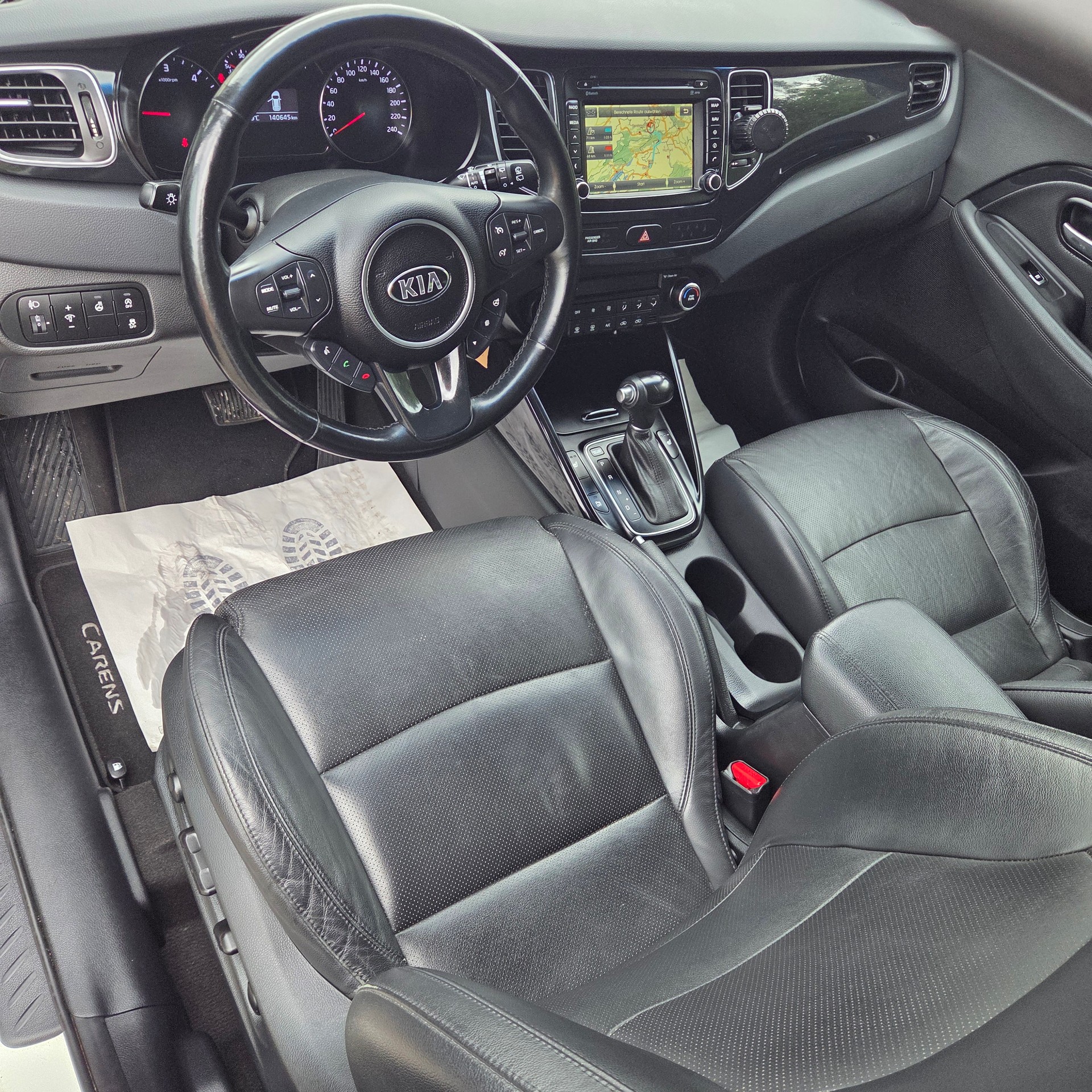 KIA Carens 1.7 CRDi Swiss Eco Edition DCT-image-9