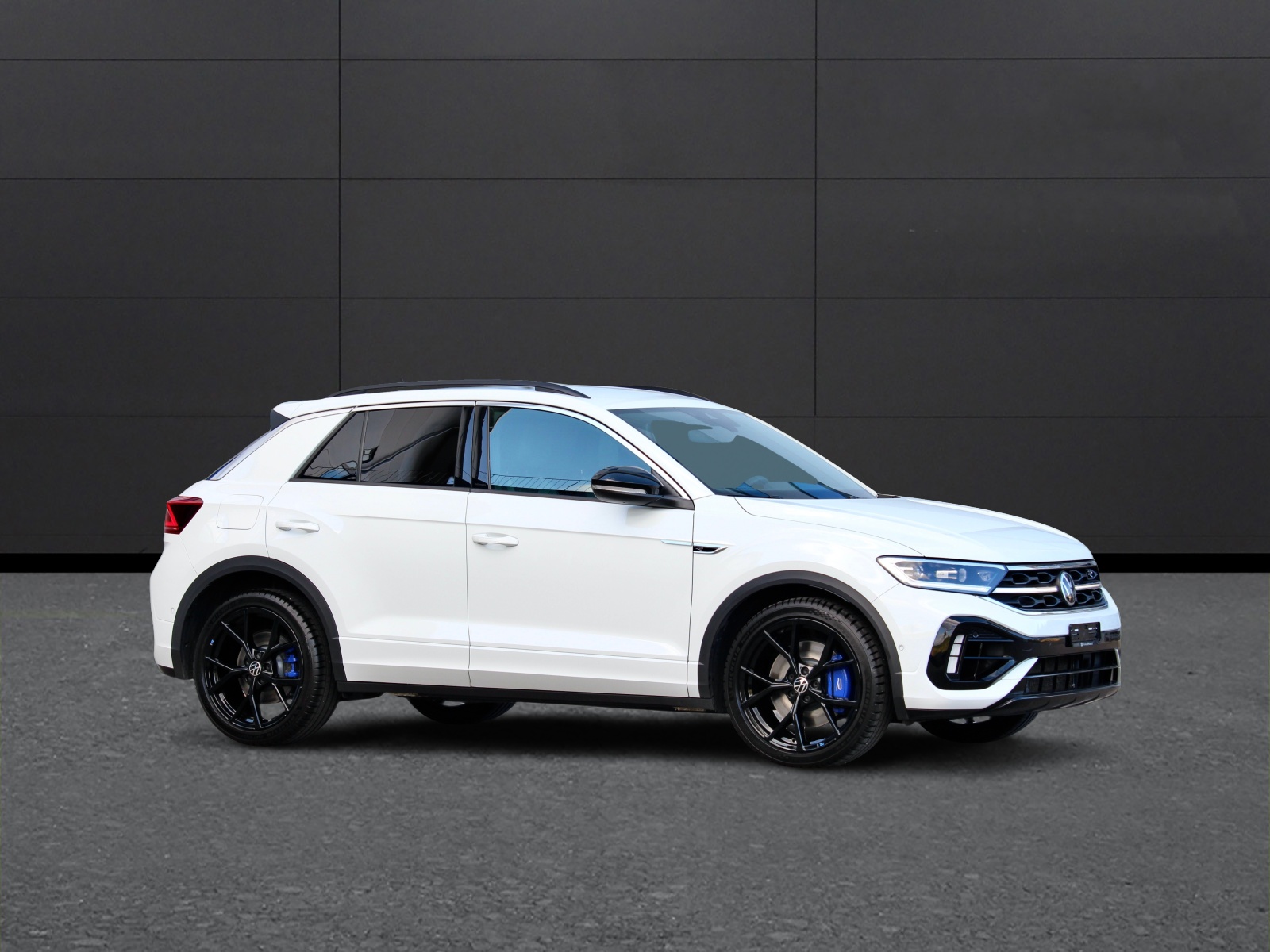 VW T-Roc 2.0 TSI R DSG 4Motion 300PS ° FACELIFT Modell °AKRAPOVIC Titanabgasanlage ° 19 Zoll R Aluräder-image-8