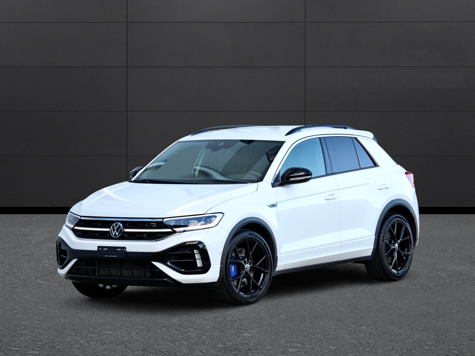 VW T-Roc 2.0 TSI R DSG 4Motion 300PS ° FACELIFT Modell °AKRAPOVIC Titanabgasanlage ° 19 Zoll R Aluräder-image-0