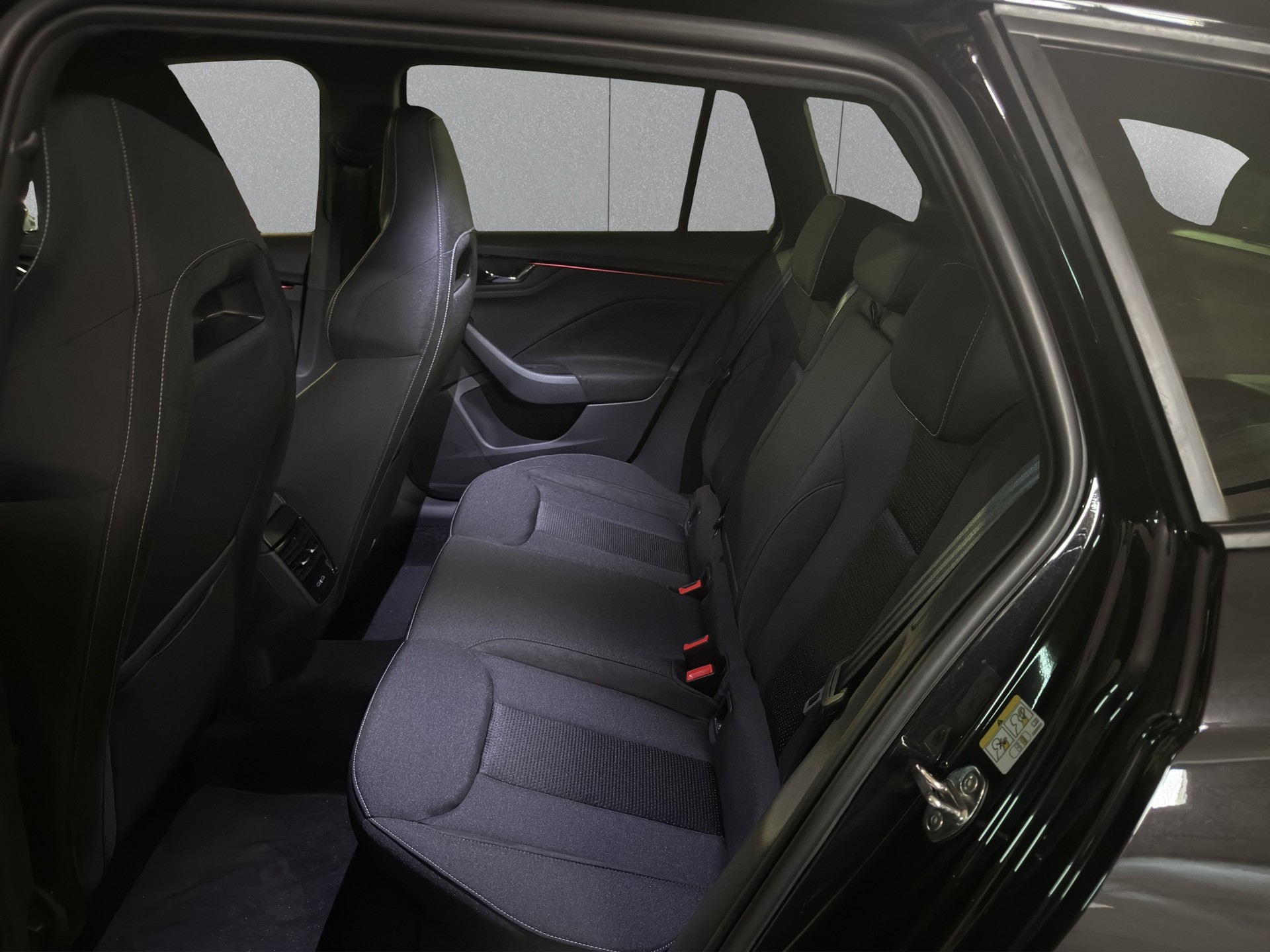 SKODA Kamiq 1.0 TSI Dynamic DSG-image-11