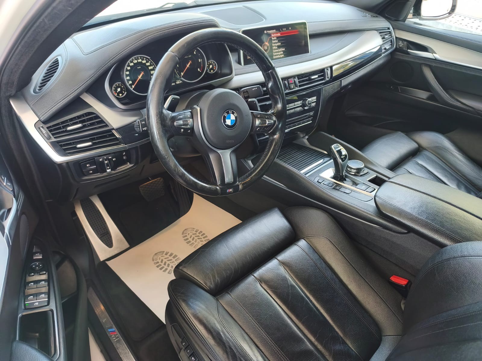BMW X6 xDrive 40d M Packt Steptronic-image-21