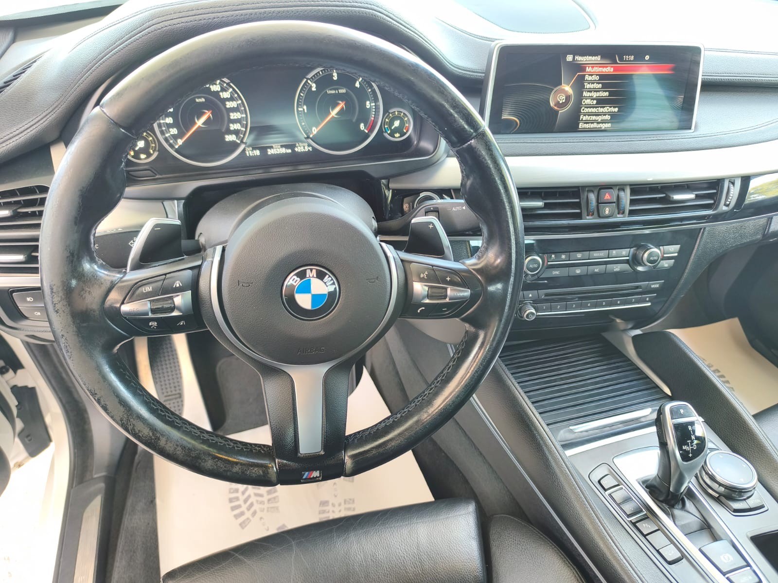 BMW X6 xDrive 40d M Packt Steptronic-image-14