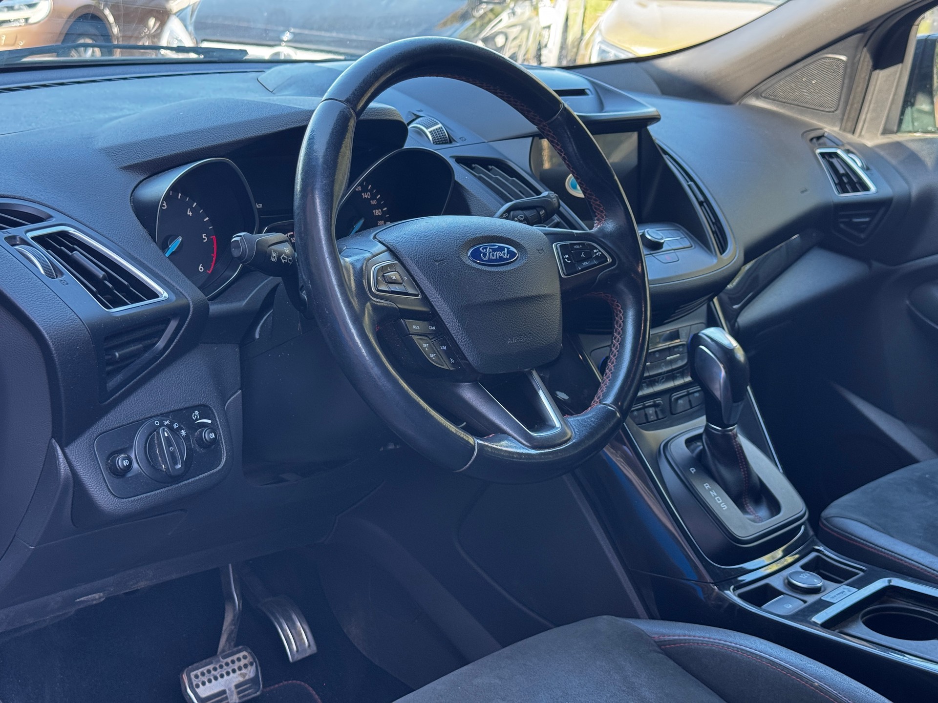 FORD Kuga 2.0 TDCi ST Line High 4WD PowerShift-image-12