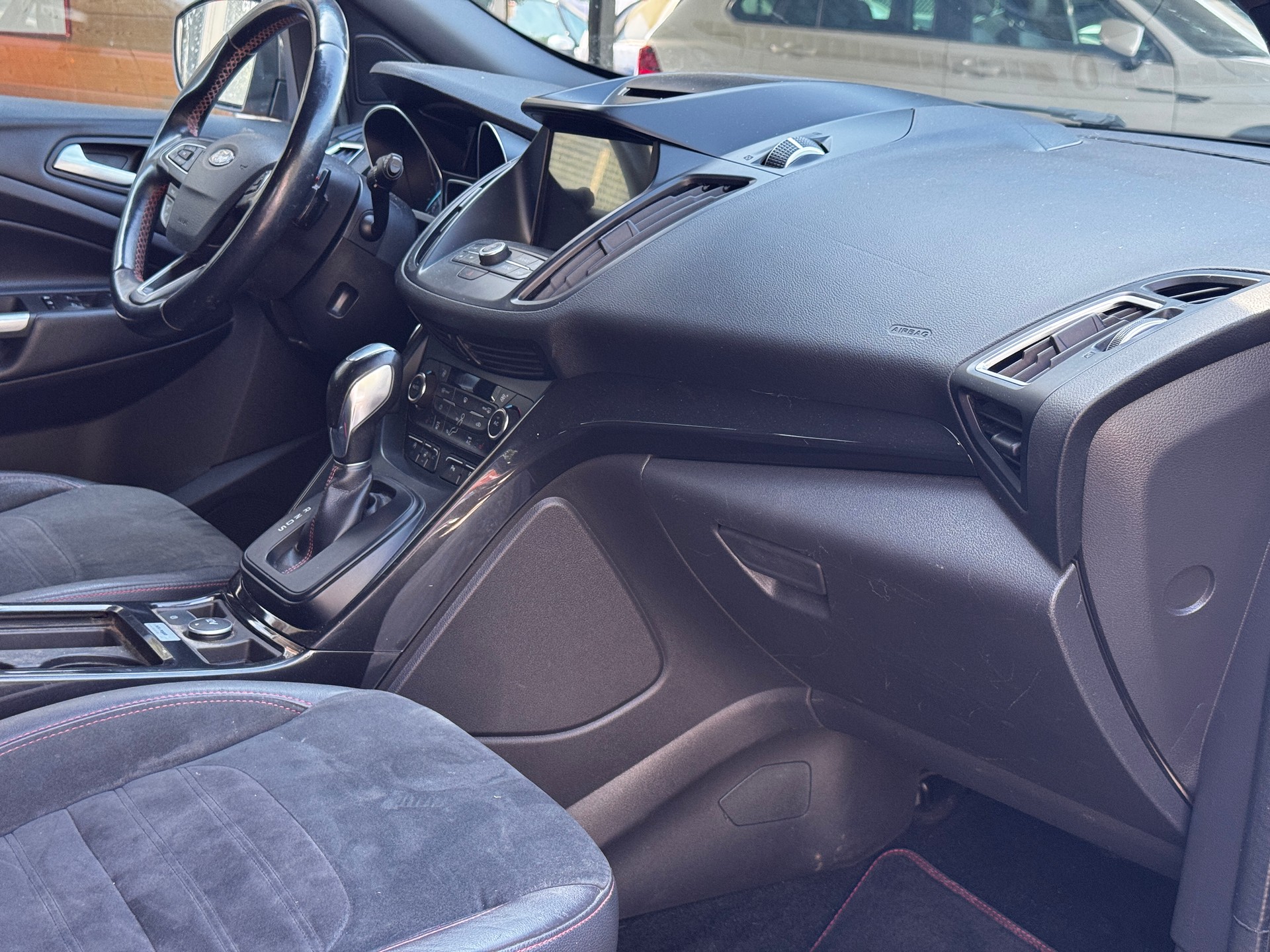 FORD Kuga 2.0 TDCi ST Line High 4WD PowerShift-image-8