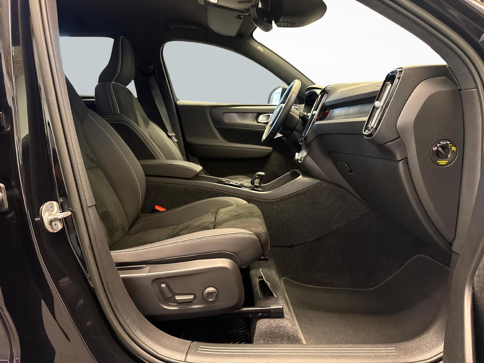 VOLVO XC40 1.5 T5 PiH Plus Dark-image-9