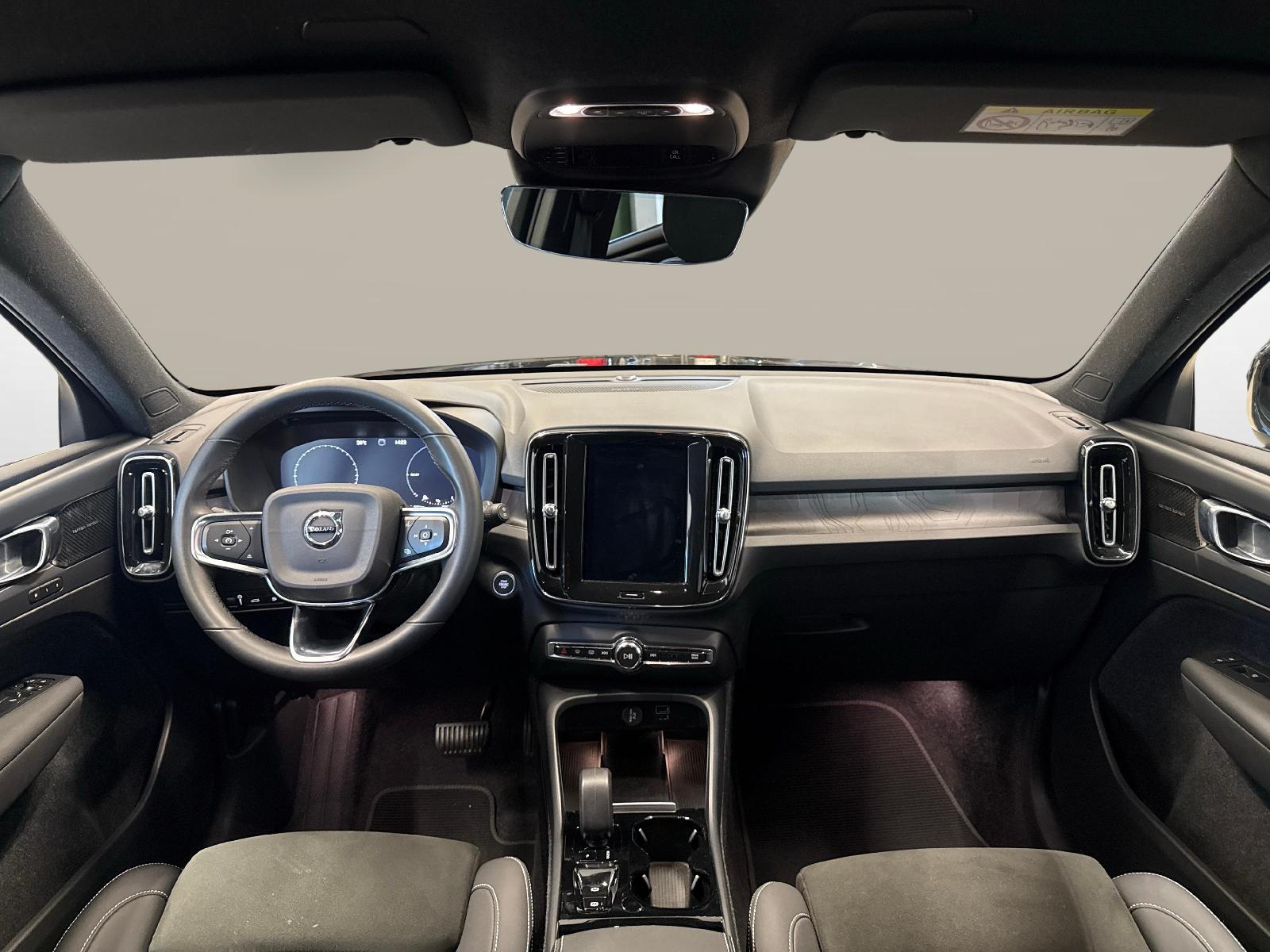 VOLVO XC40 1.5 T5 PiH Plus Dark-image-8