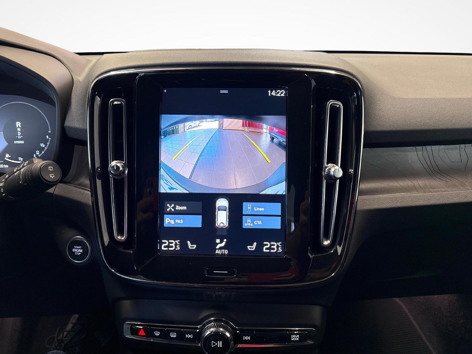 VOLVO XC40 1.5 T5 PiH Plus Dark-image-13