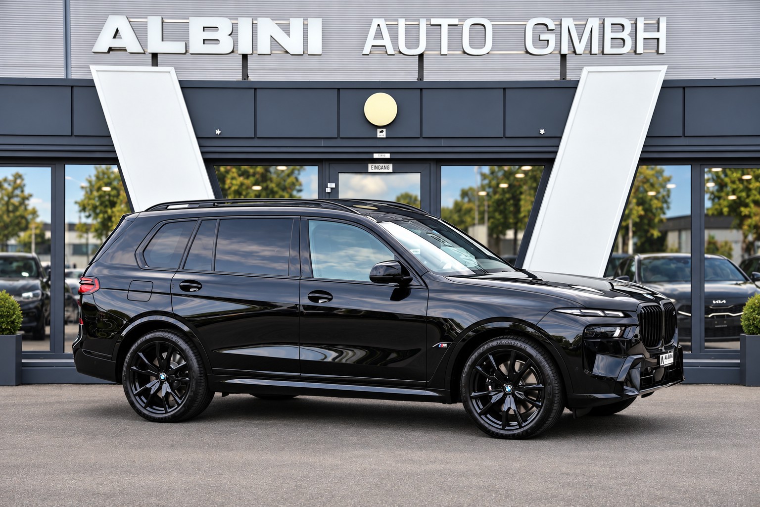 BMW X7 M60i-image-1