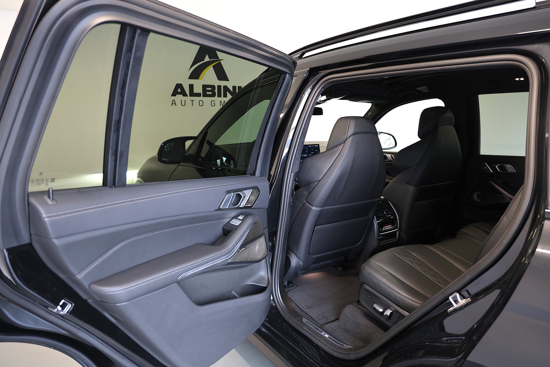 BMW X7 M60i-image-14