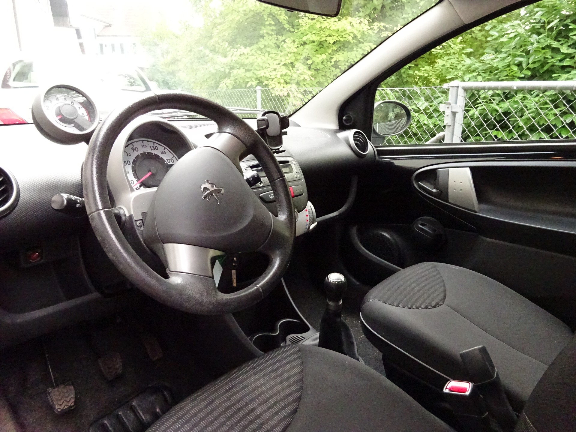 PEUGEOT 107 1.0 Active-image-1