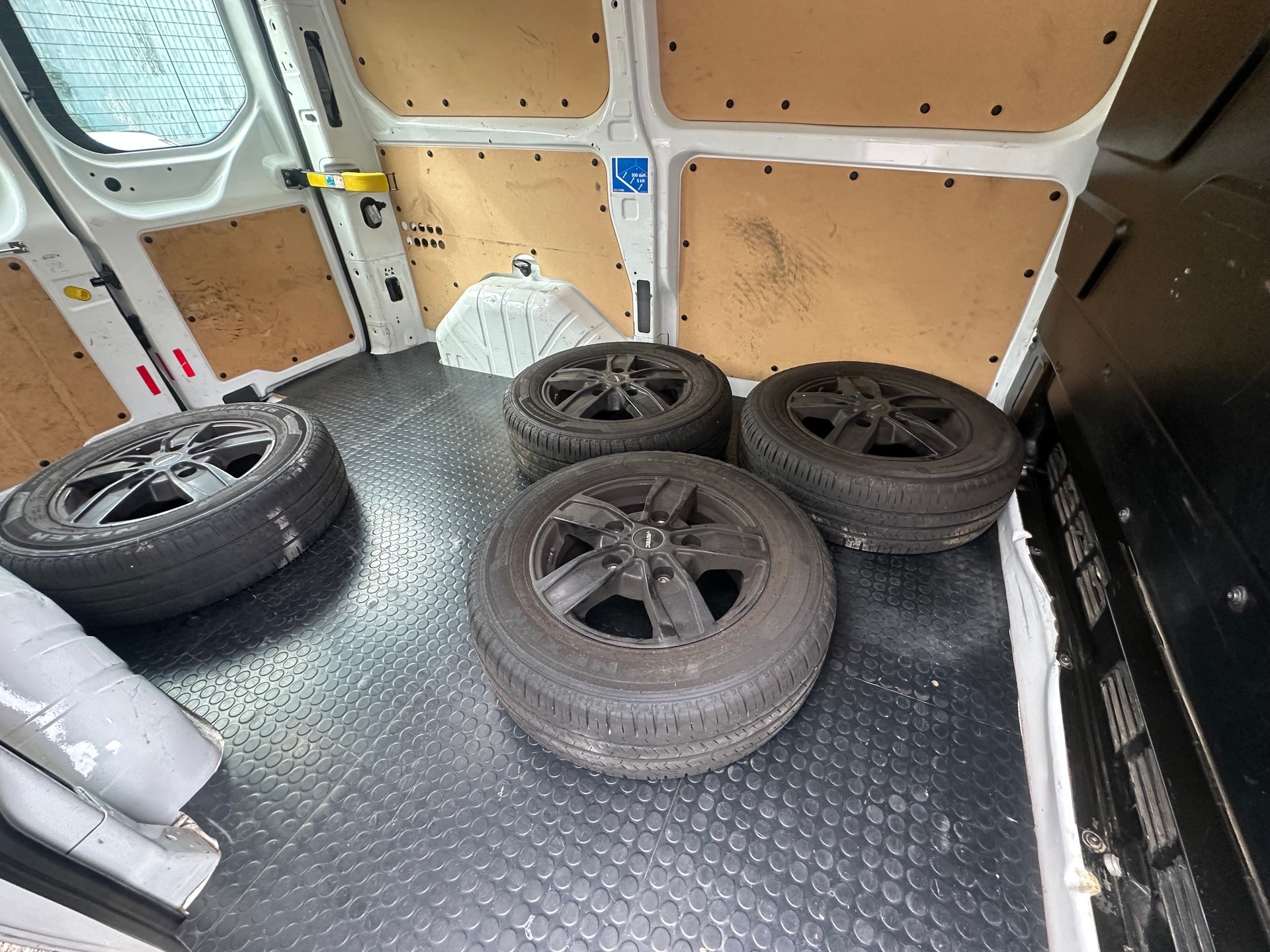FORD Transit Custom Van 310 L1H1 Limited-image-5