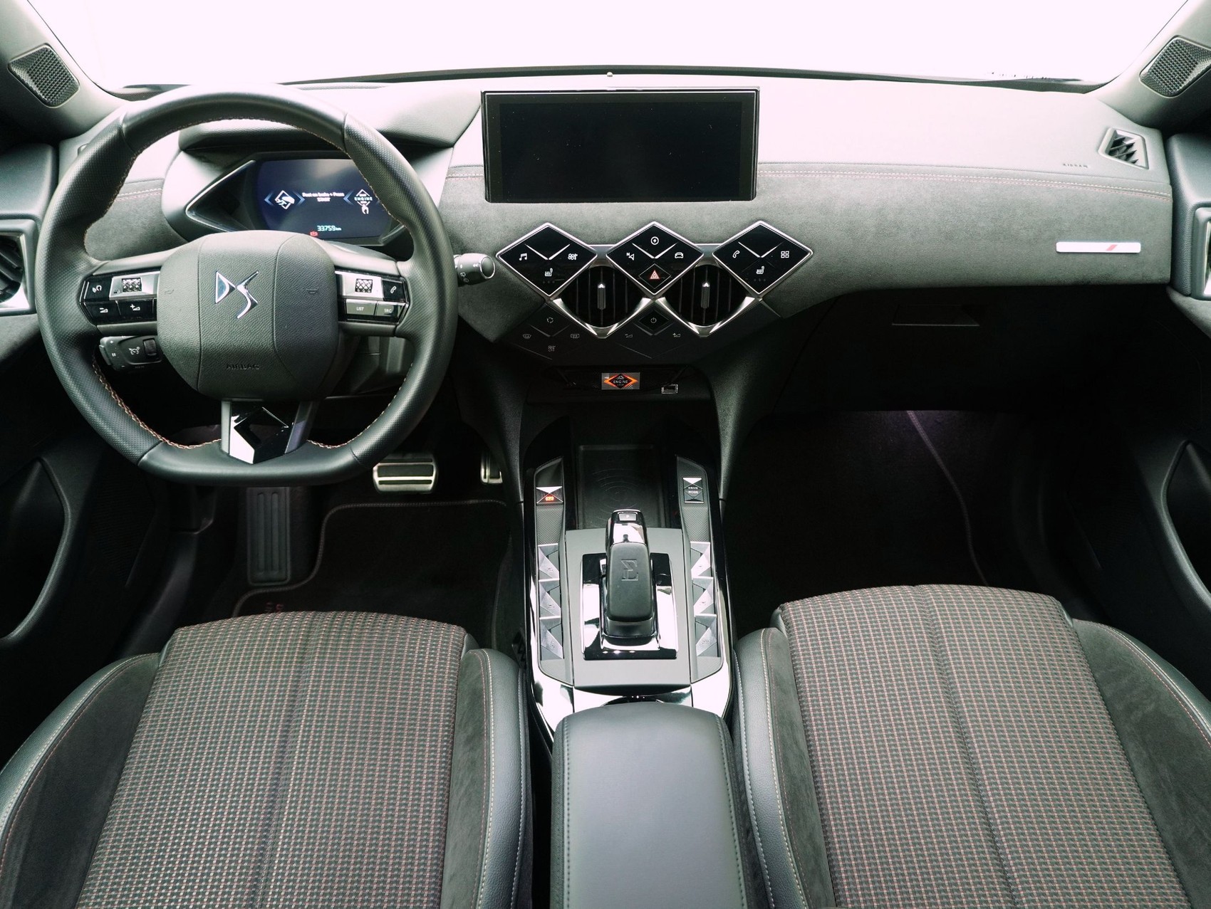 DS AUTOMOBILES DS3 Crossback E-Tense Performance Line-image-12