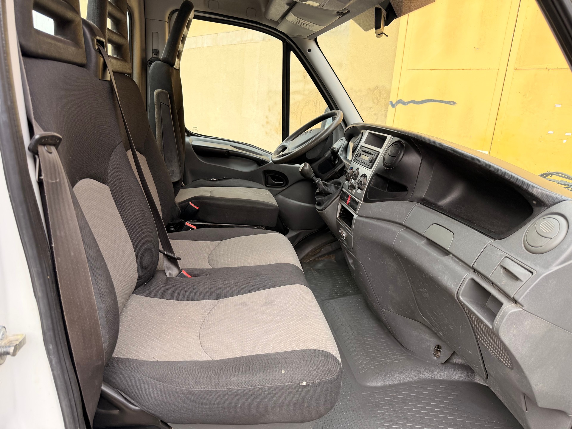 IVECO 35 C 15-image-3