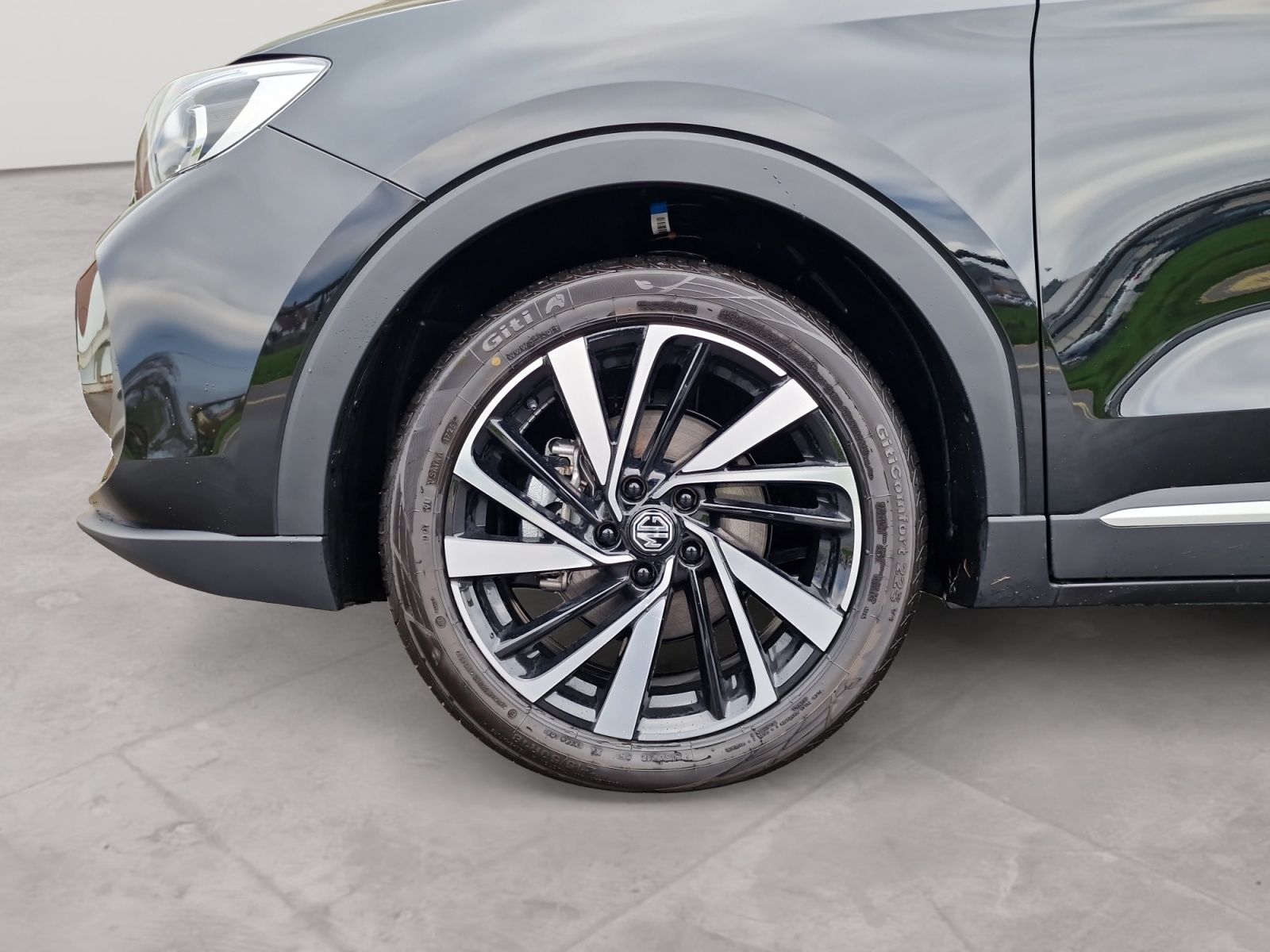 MG ZS 1.5 Hybrid+ Luxury Panorama-image-9