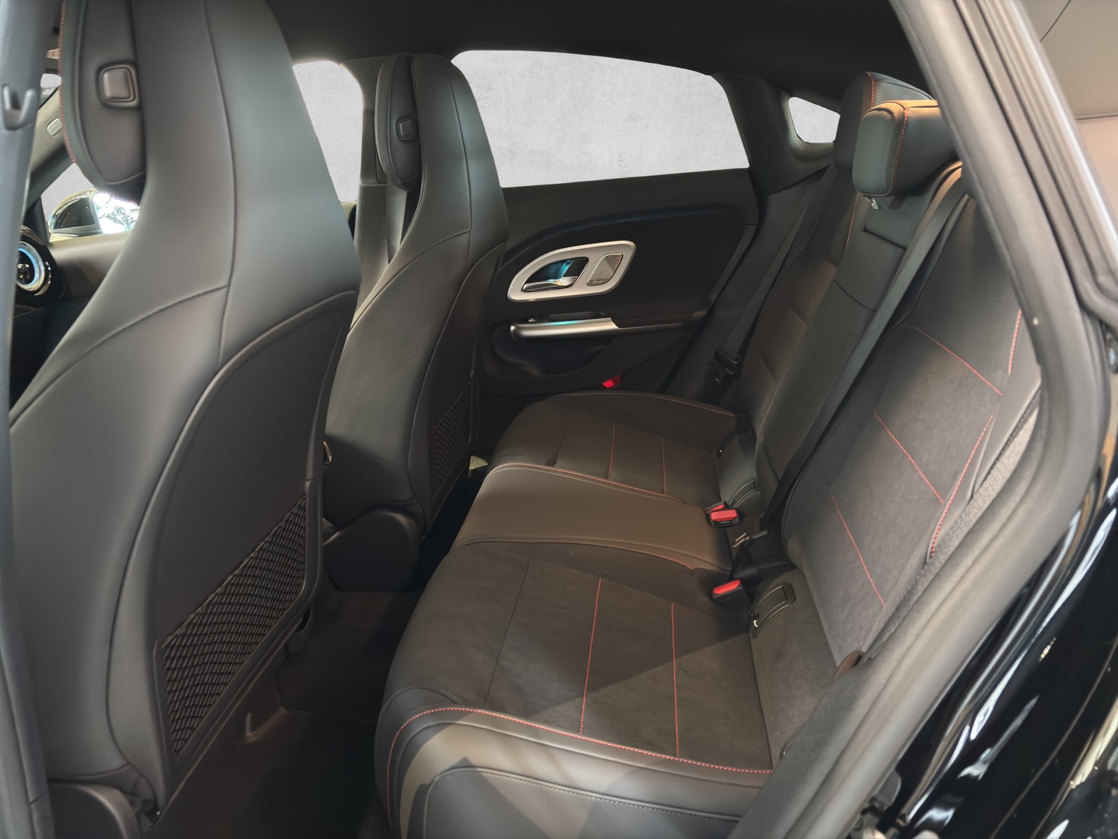 MERCEDES-BENZ CLA 220 AMG Line 4matic C178-image-2
