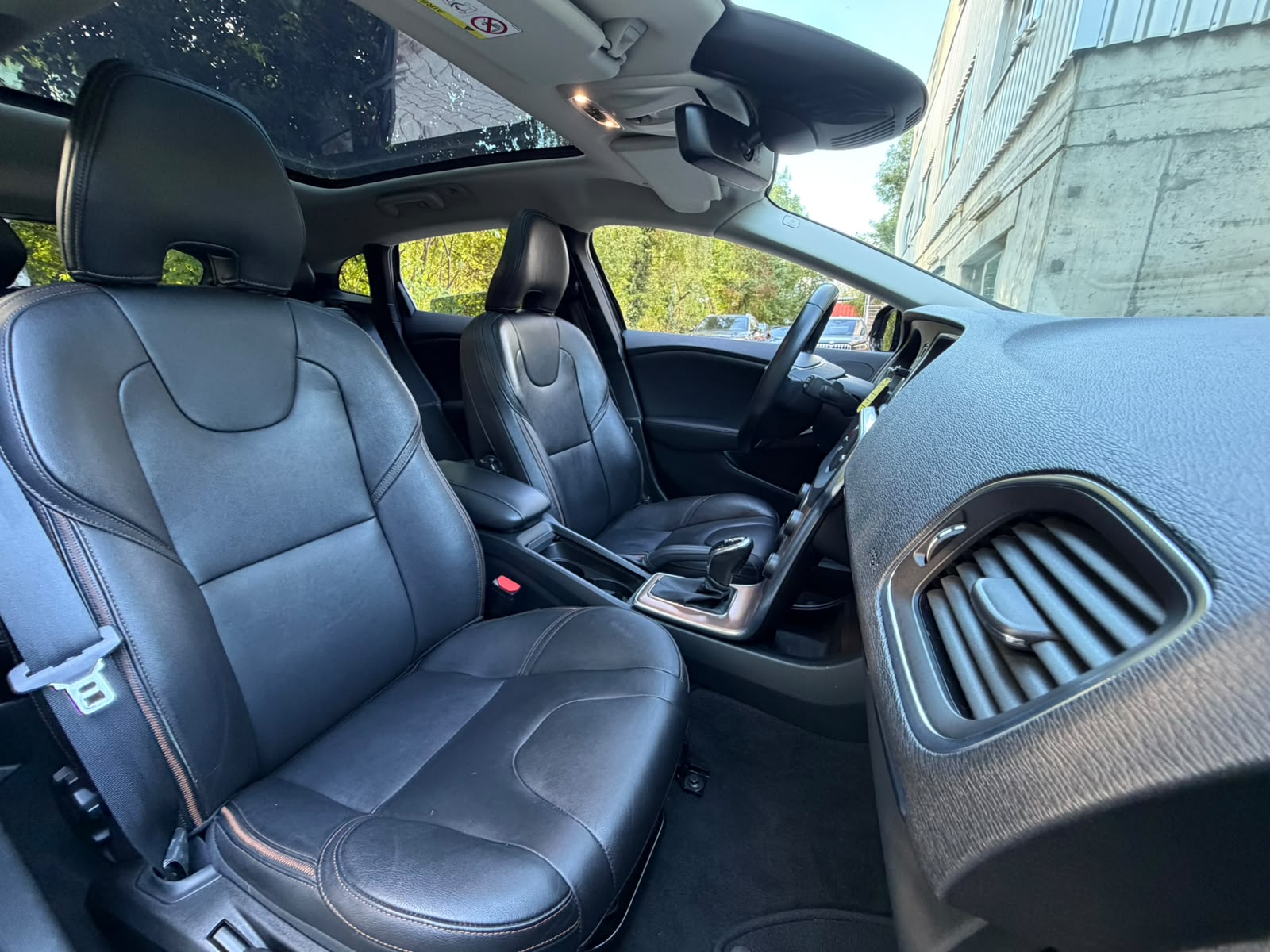VOLVO V40 Cross Country D3 Summum Geartronic-image-16