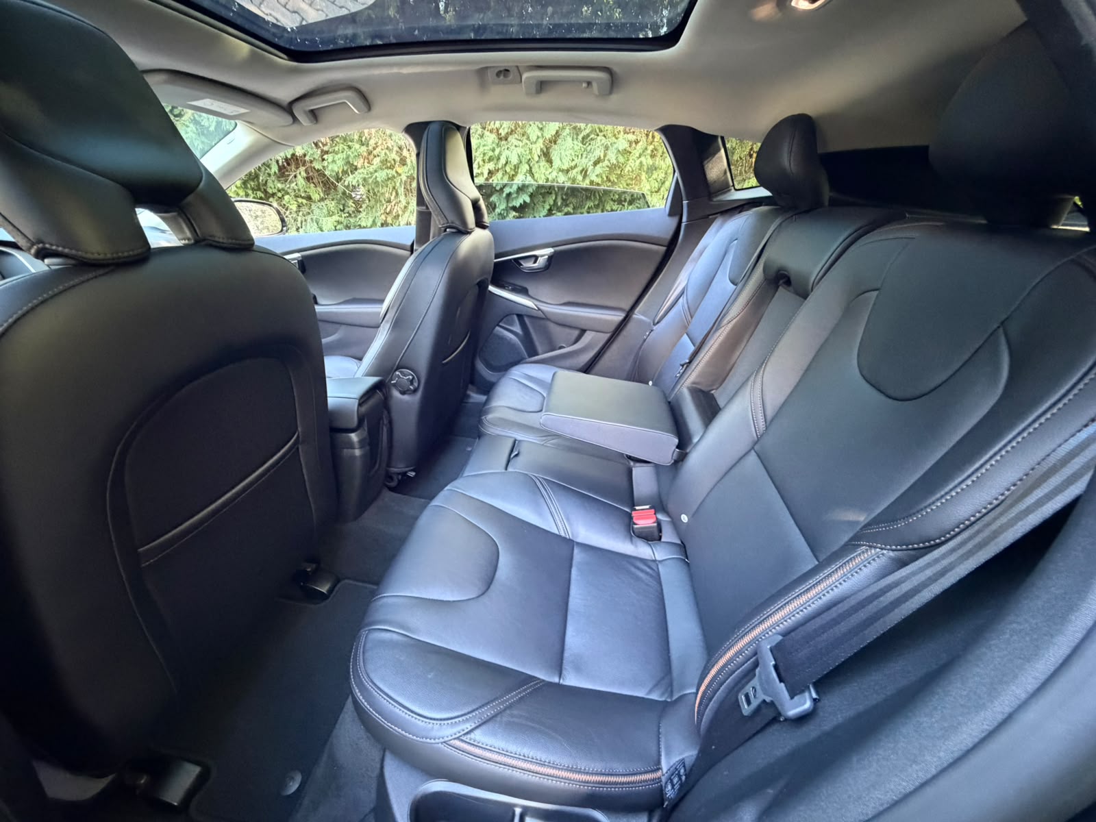 VOLVO V40 Cross Country D3 Summum Geartronic-image-12