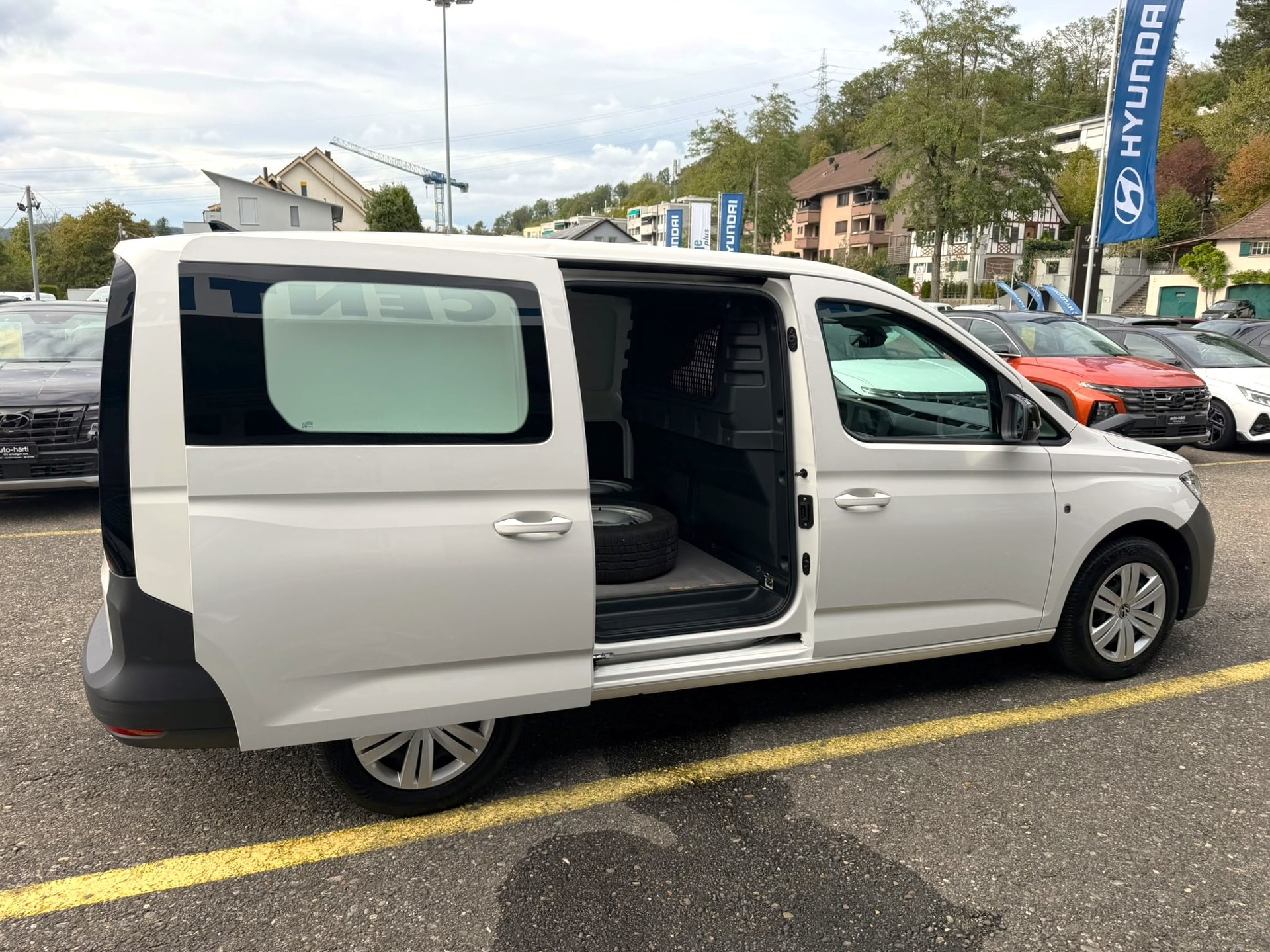 VW Caddy Cargo 2.0TDI Maxi-image-7