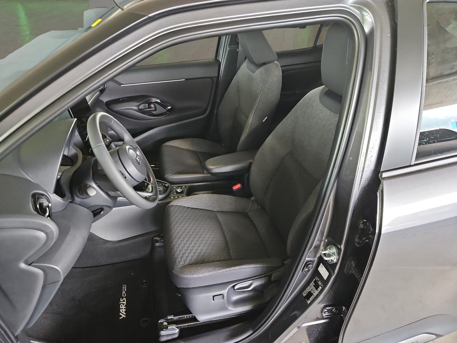 TOYOTA Yaris Cross 1.5 VVT-i HSD Trend AWD-i-image-8