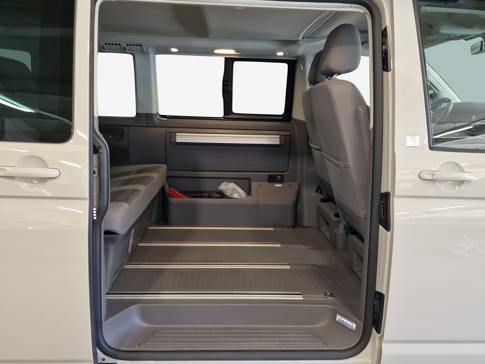 VW T6.1 California 2.0 TDI Beach Liberty Spirit DSG-image-11